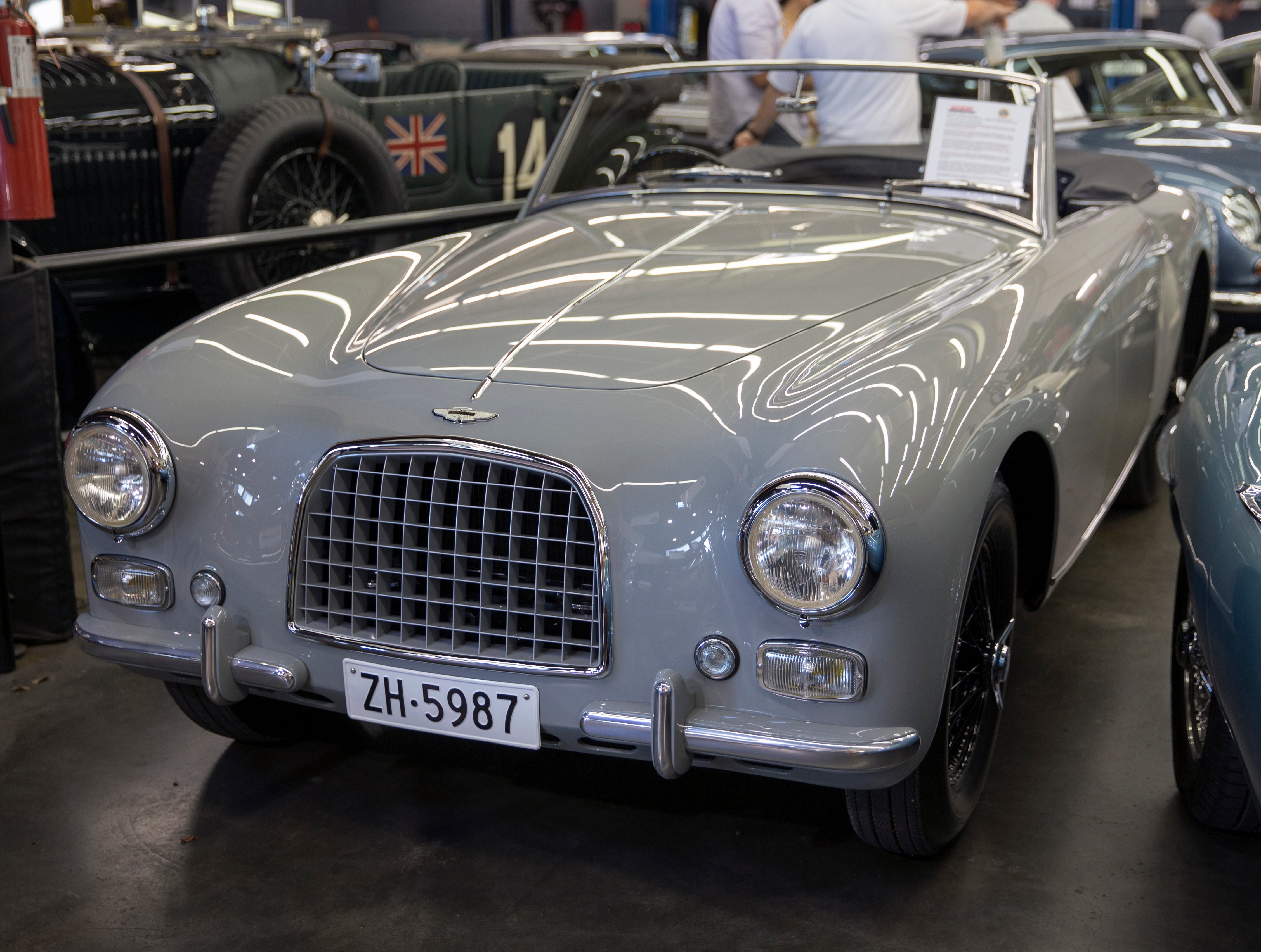 1954_Aston_Martin_DB2-4_Drophead_Coupé