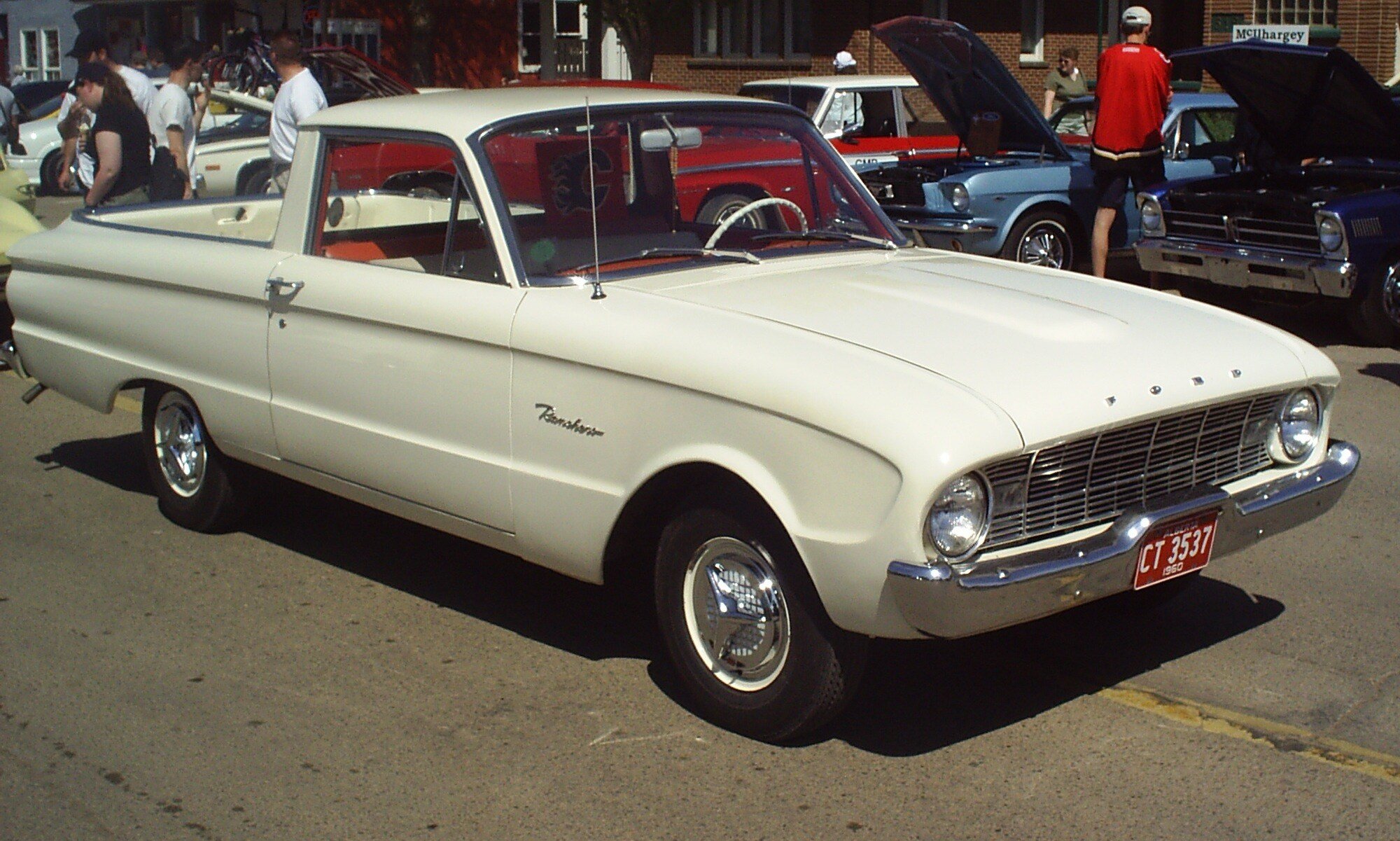 1960_Ford_Falcon_Ranchero_(539345128)