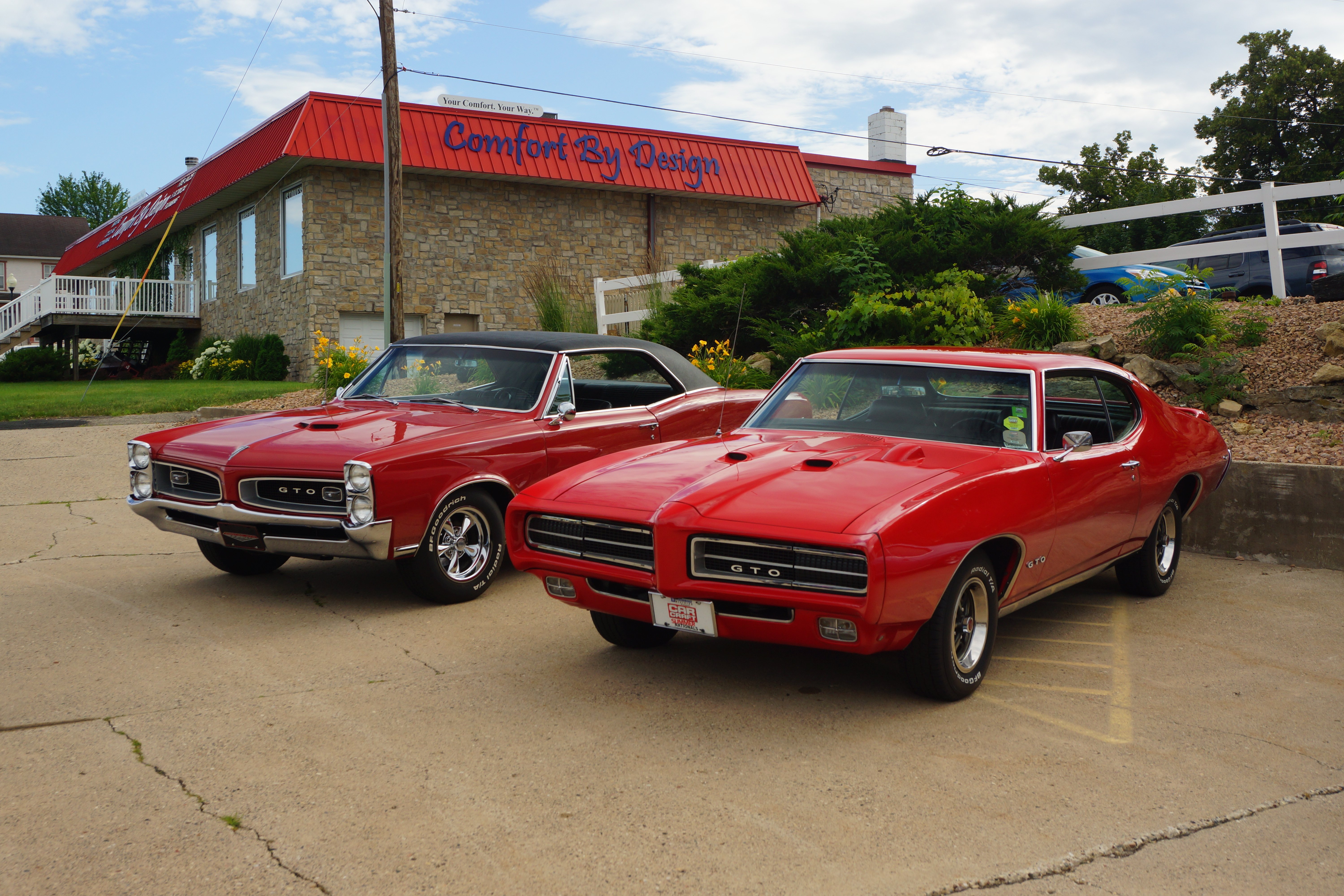 1966_&_1969_Pontiac_GTO