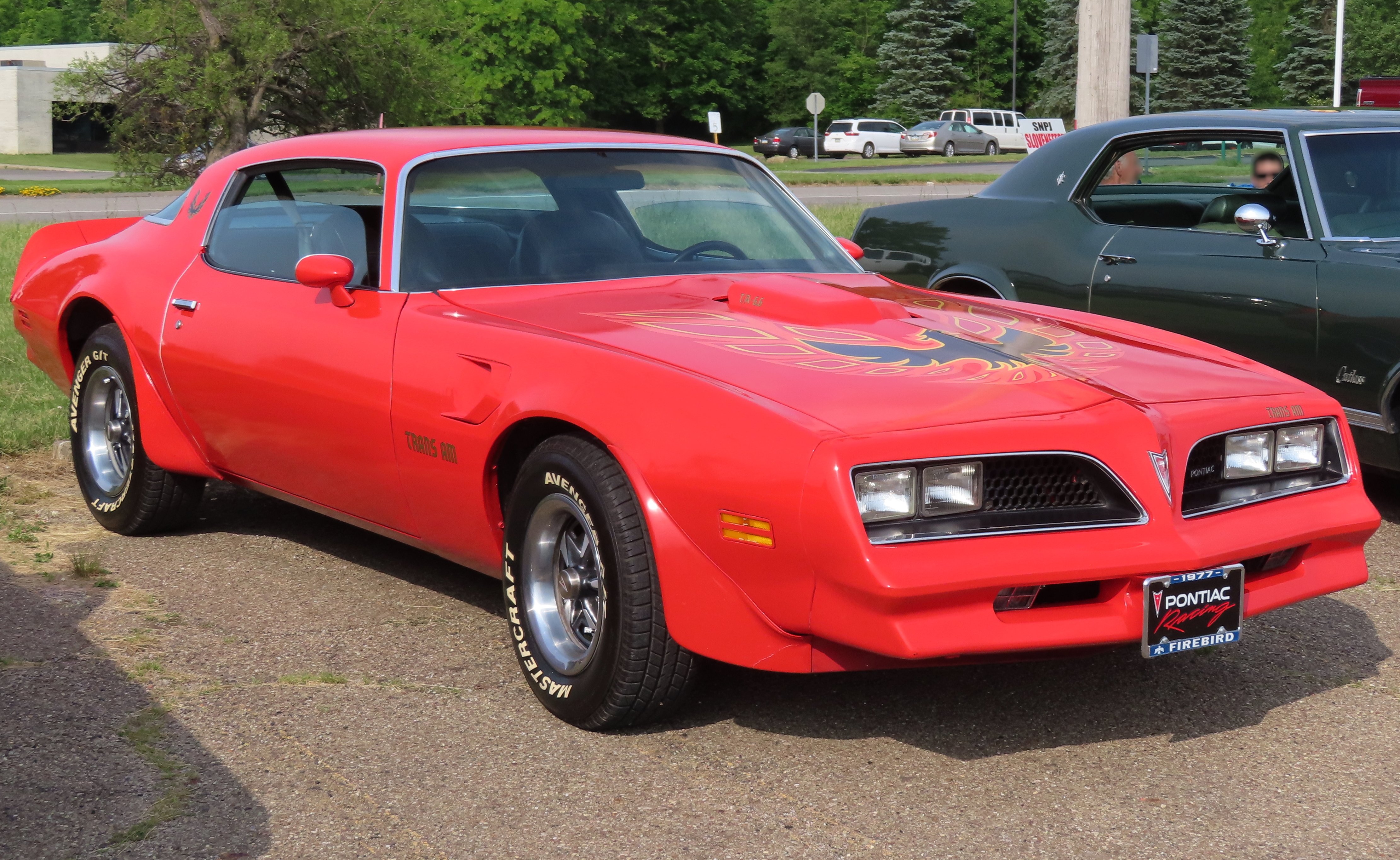 1977_Pontiac_Firebird_Trans_Am,_front_right