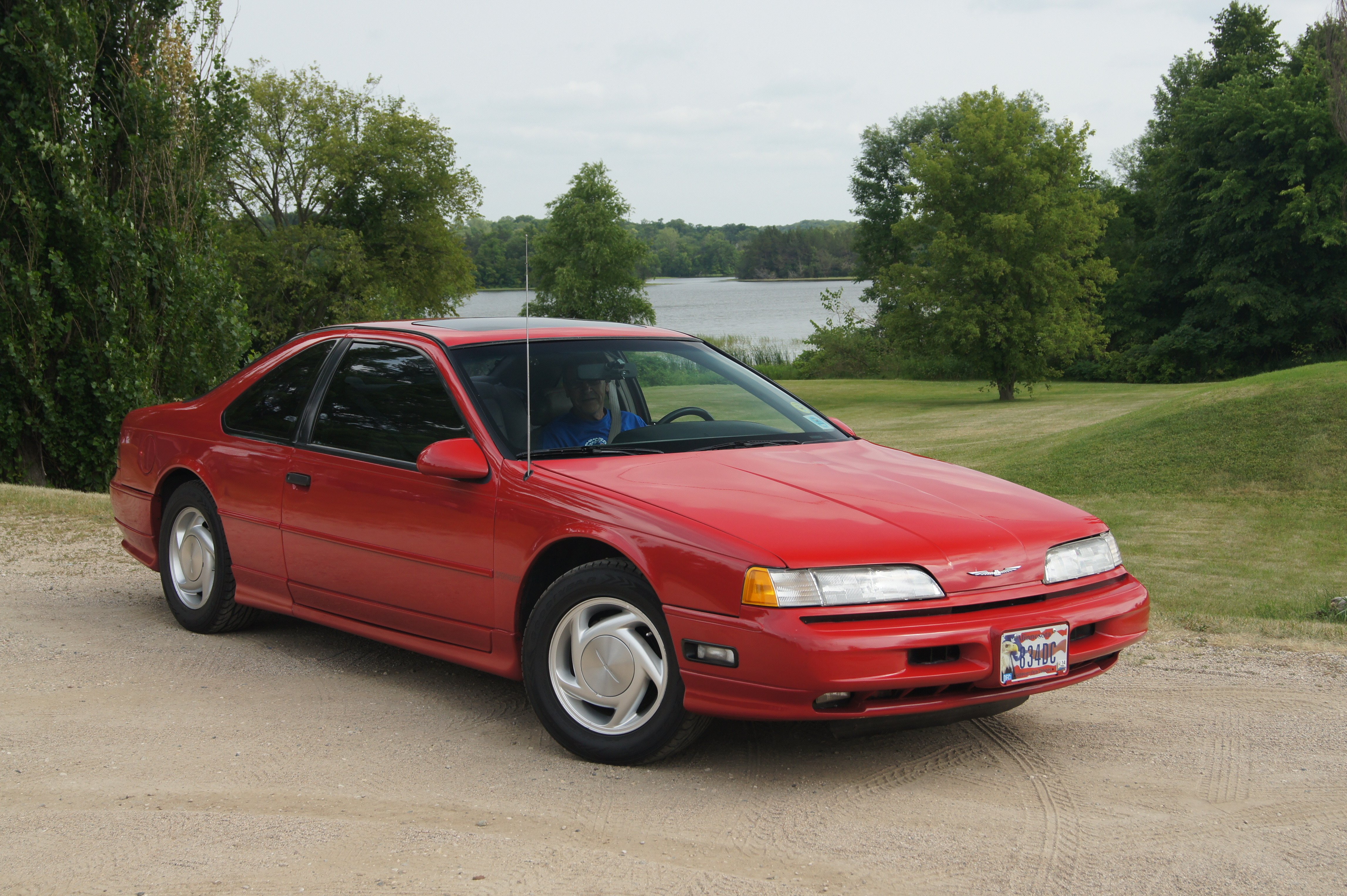 1989_Ford_Thunderbird_Super_Coupe_red