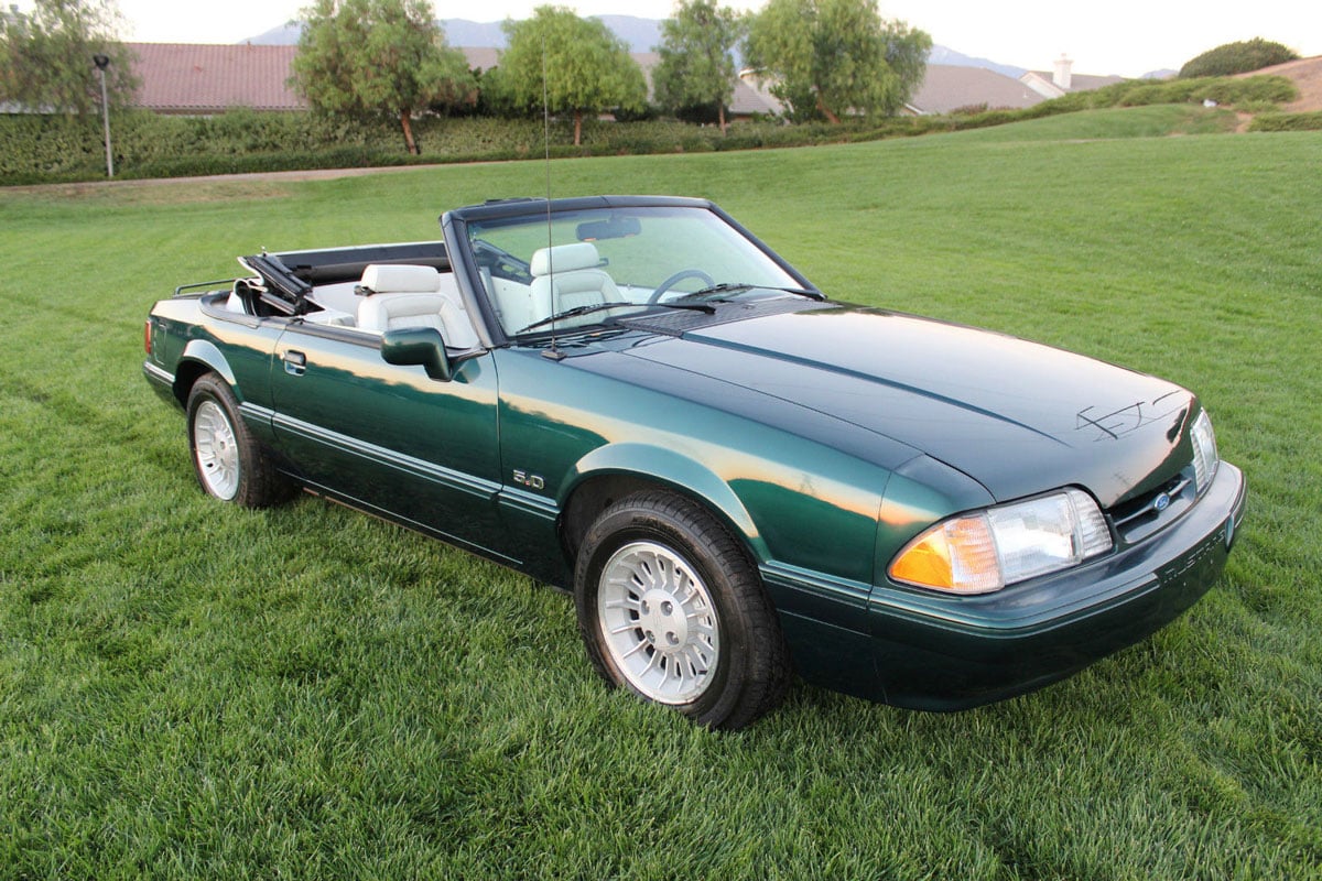 1990-Ford-Mustang--7-UP-Edition