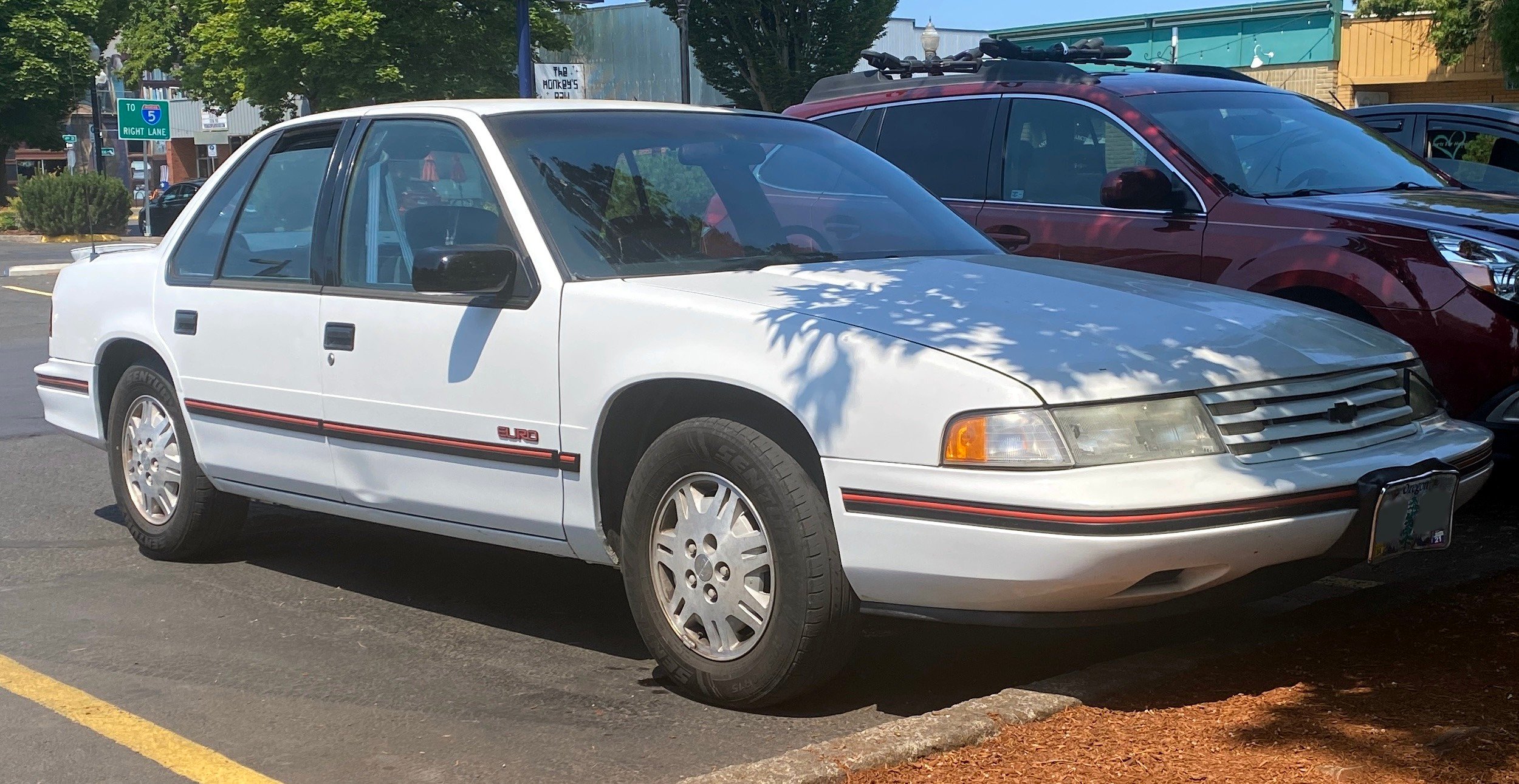 1993_Chevrolet_Lumina_Euro_in_White,_front_right,white