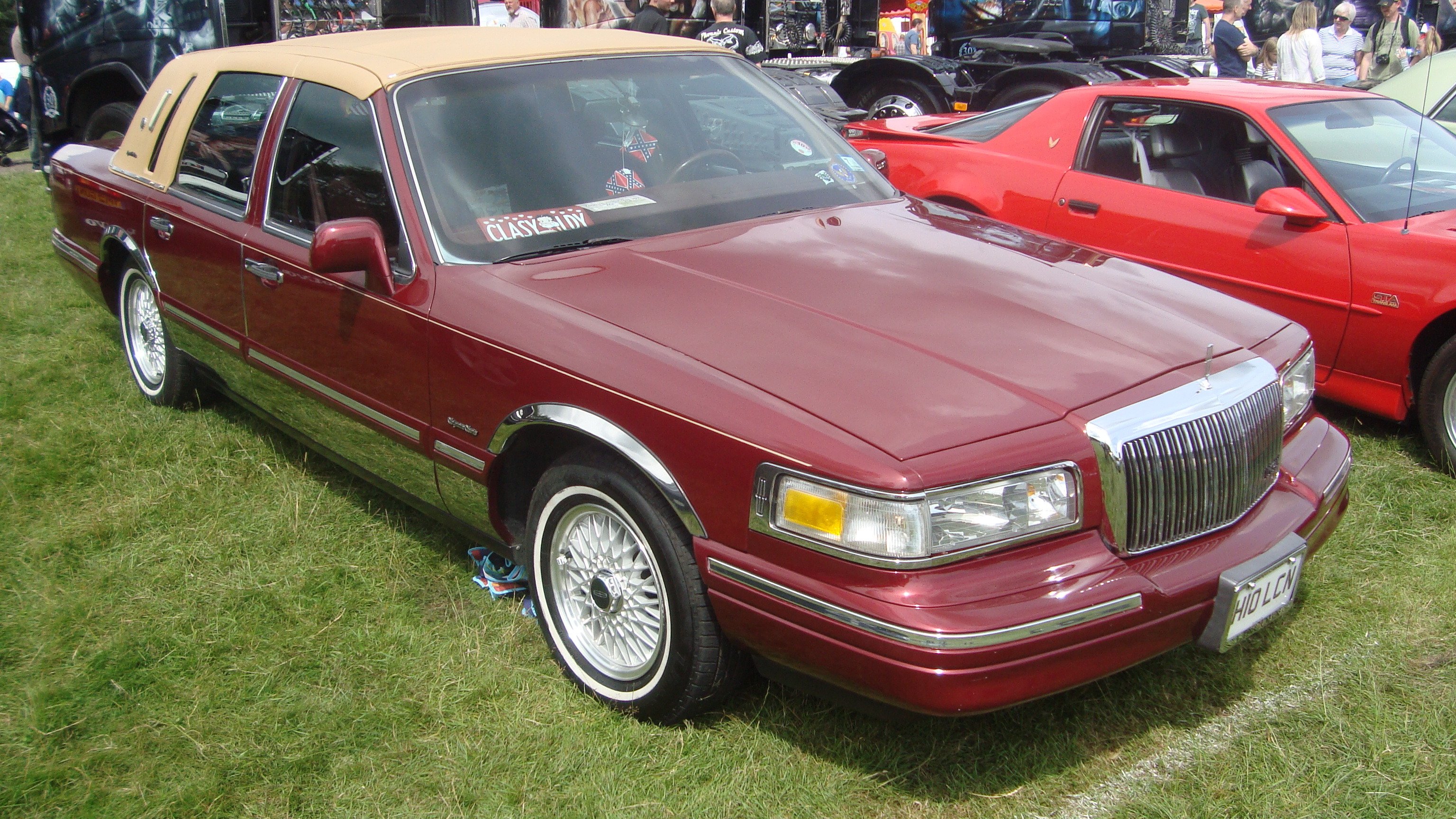 1997_Lincoln_Town_Car