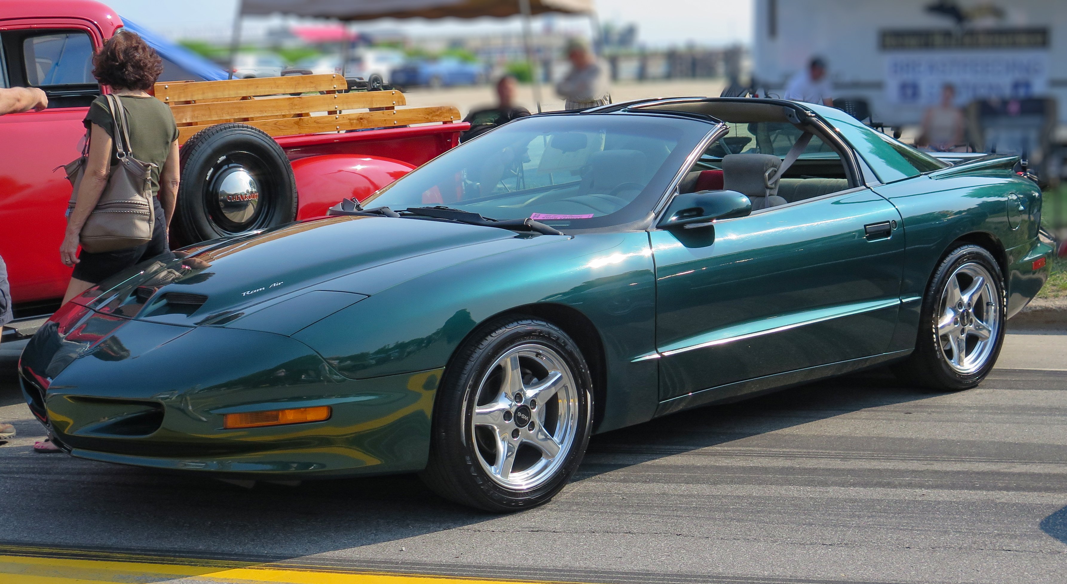 1997_Pontiac_Firebird_Formula_Coupe_in_Dark_Green