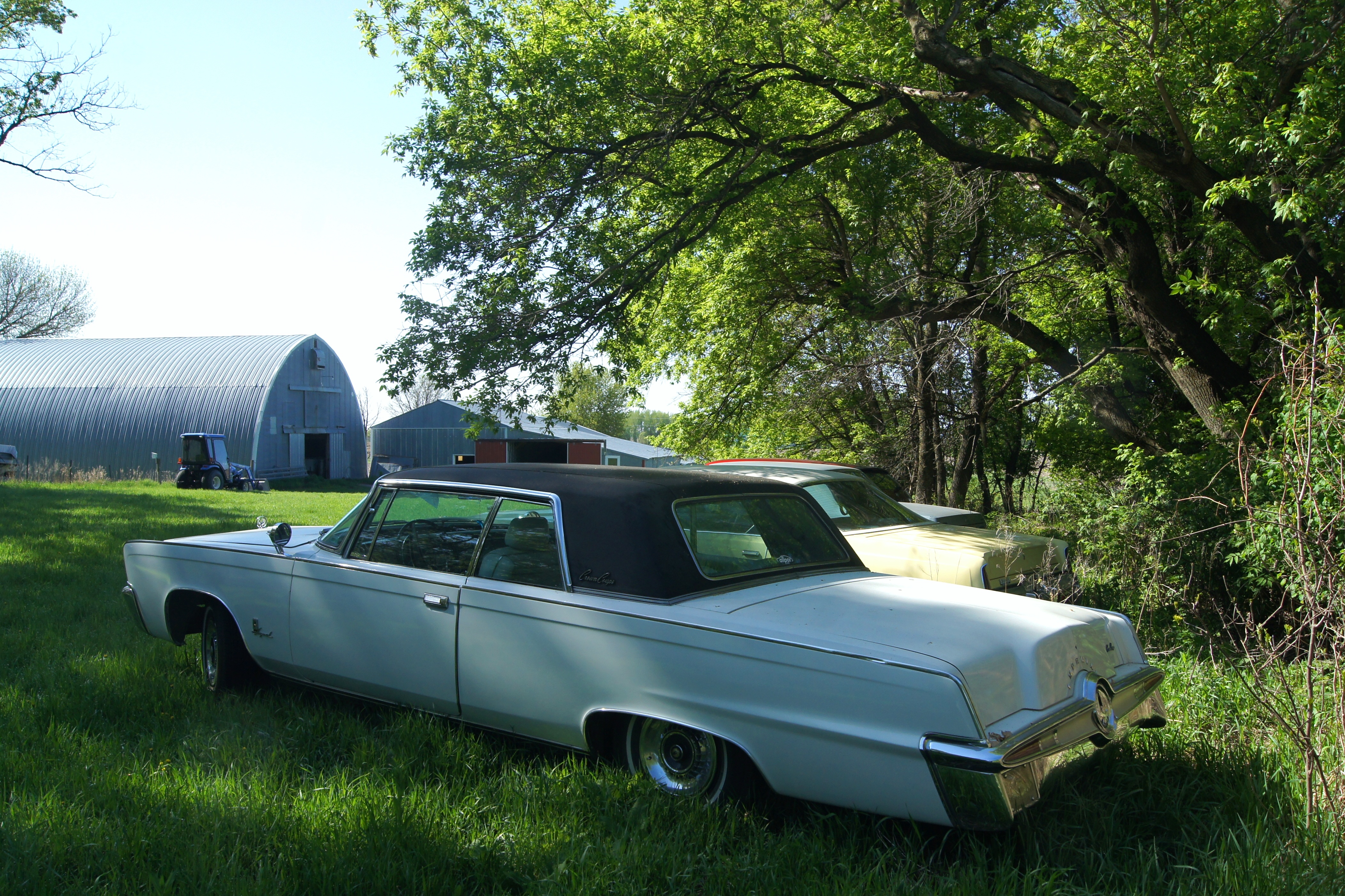 2005_Dodge_Magnum_RT_&_1980_Dodge_St.Regis,_1978_Chrysler_Restoration-Car