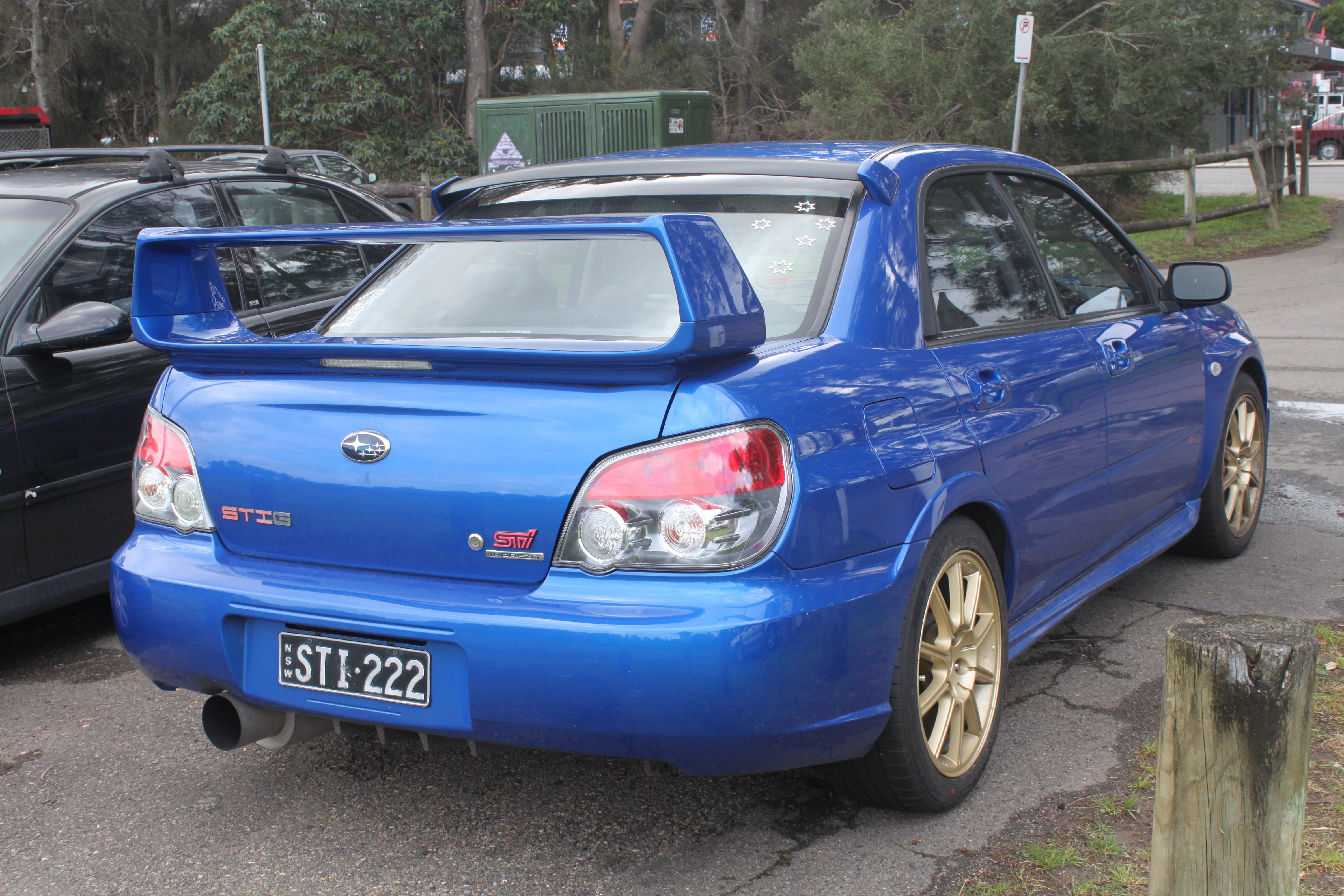 2006_Subaru_Impreza_WRX_STI_sedan_back