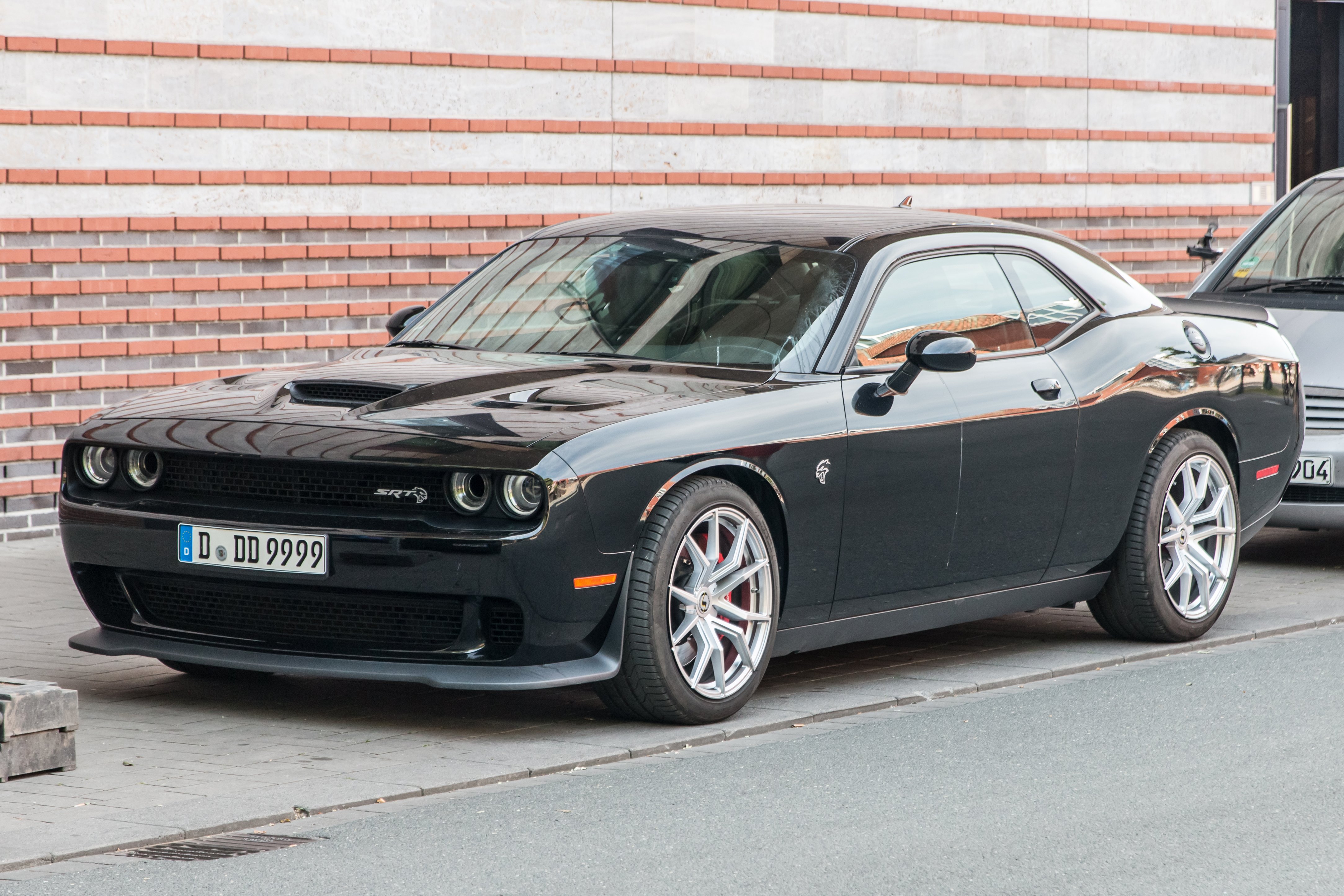 2015_Dodge_Challenger_SRT_Hellcat