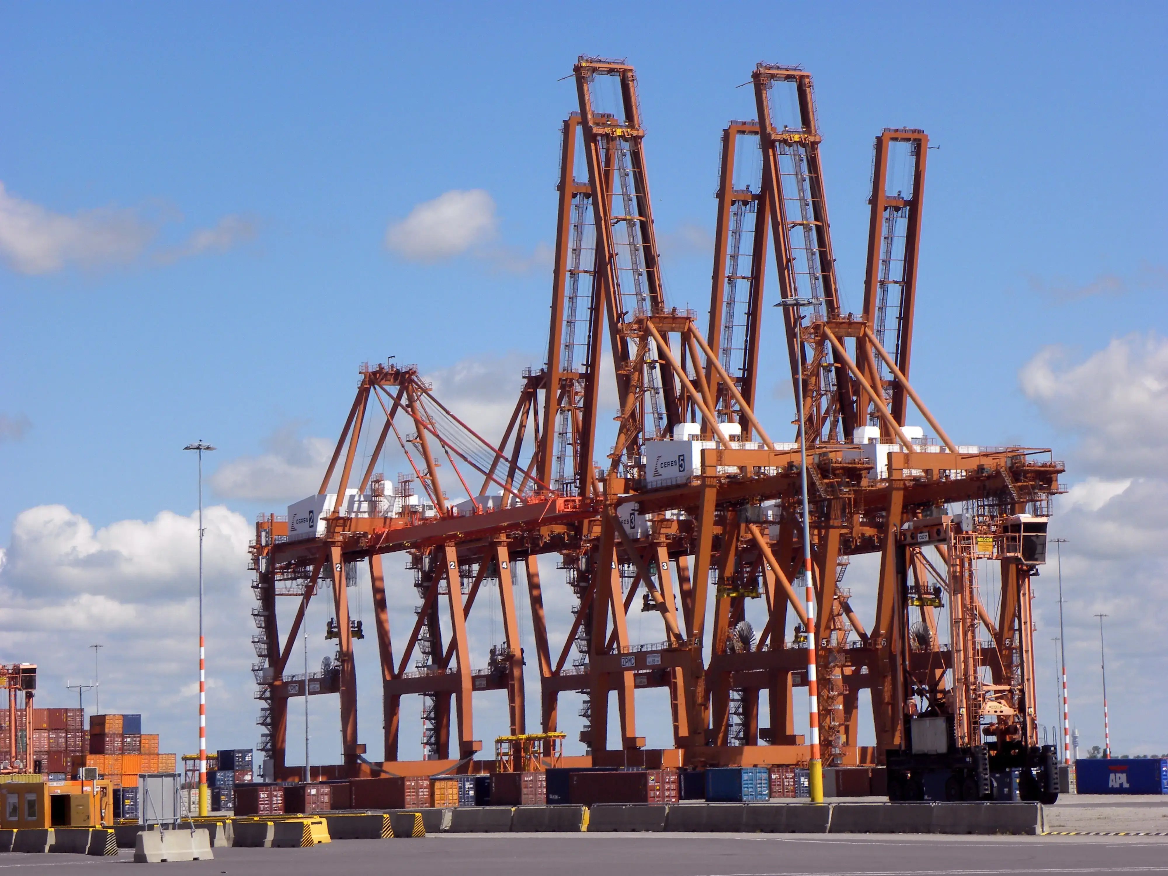 Amsterdam_Container_Terminals_(ACT)_CERES_-_Flickr_-_Joost_J._Bakker_IJmuiden