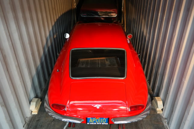 Chevrolet Powered 1966 Apollo GT JN7691011 in a container shipped to Netherlands from USA