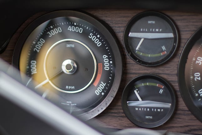 Volvo-1800-es-dash.jpg