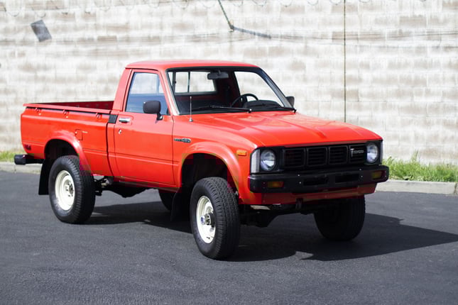 toyota-pickup-classic-side.jpg