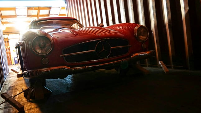 Mercedes Gullwing container.jpg