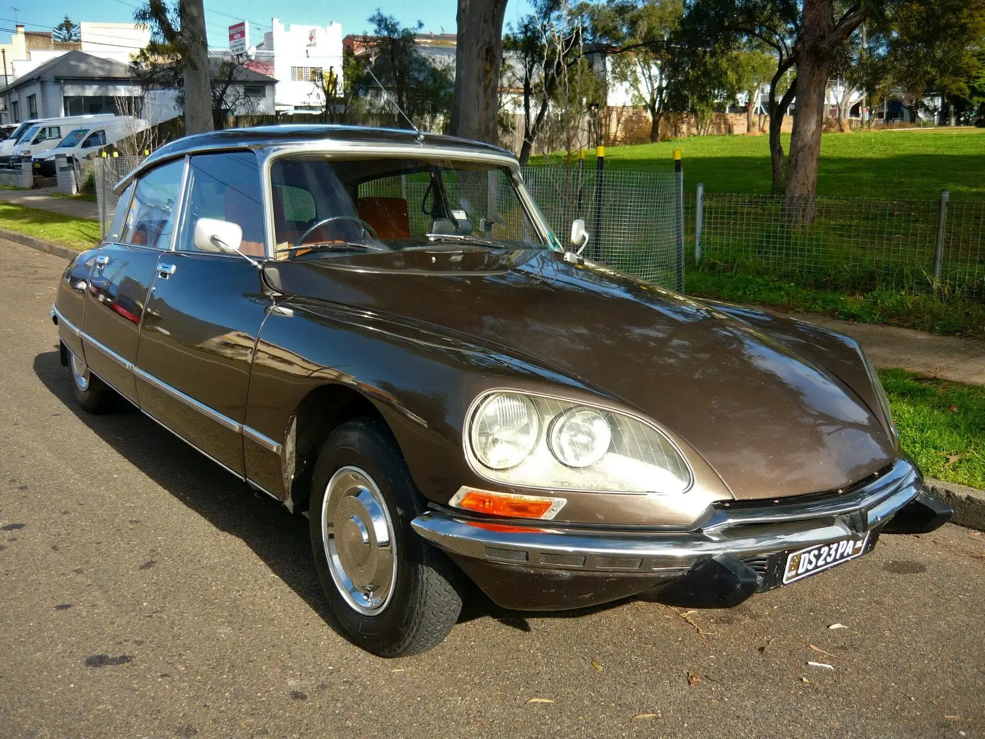 Citroën_DS_23_Pallas