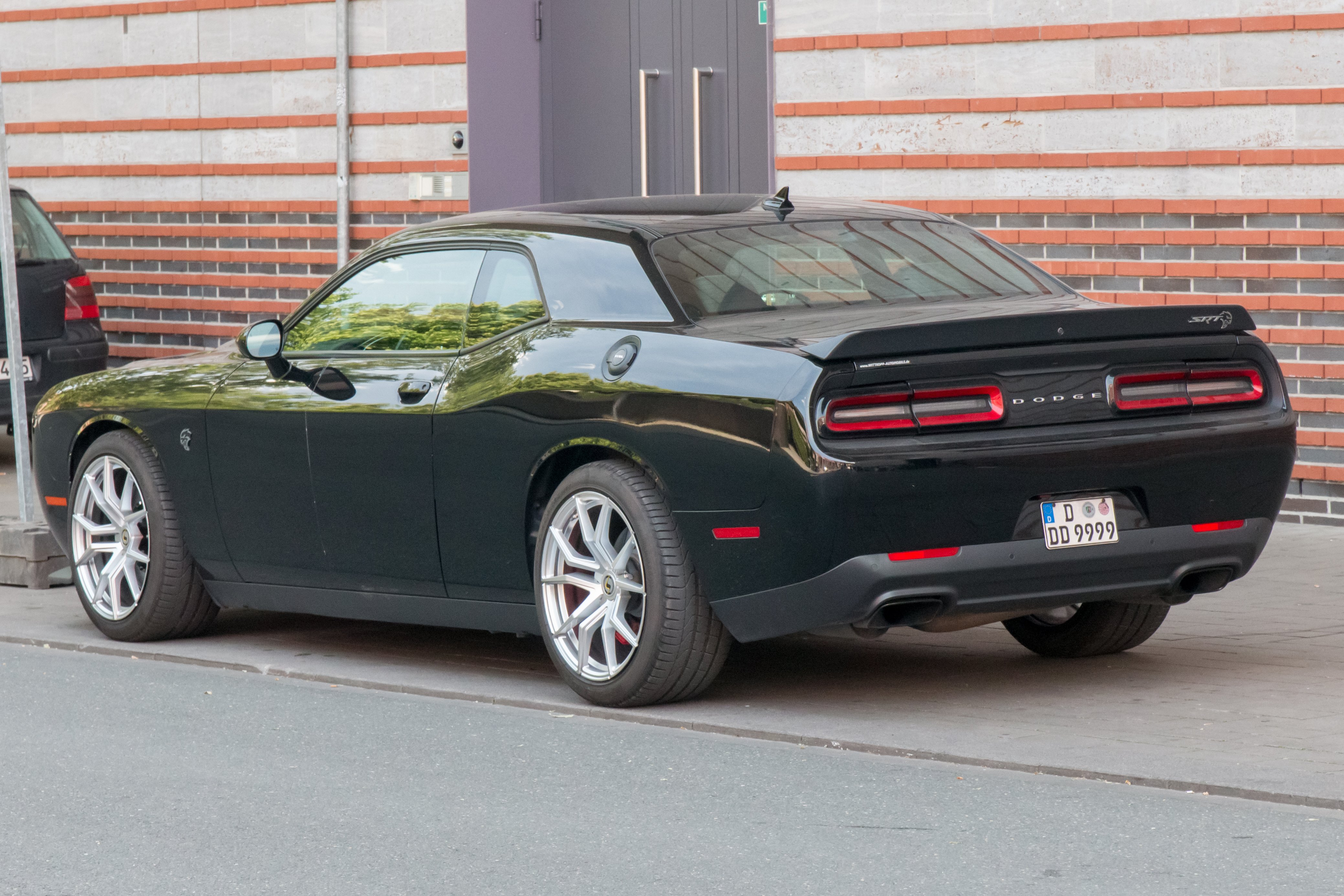 Dodge_Challenger_SRT_Hellcat
