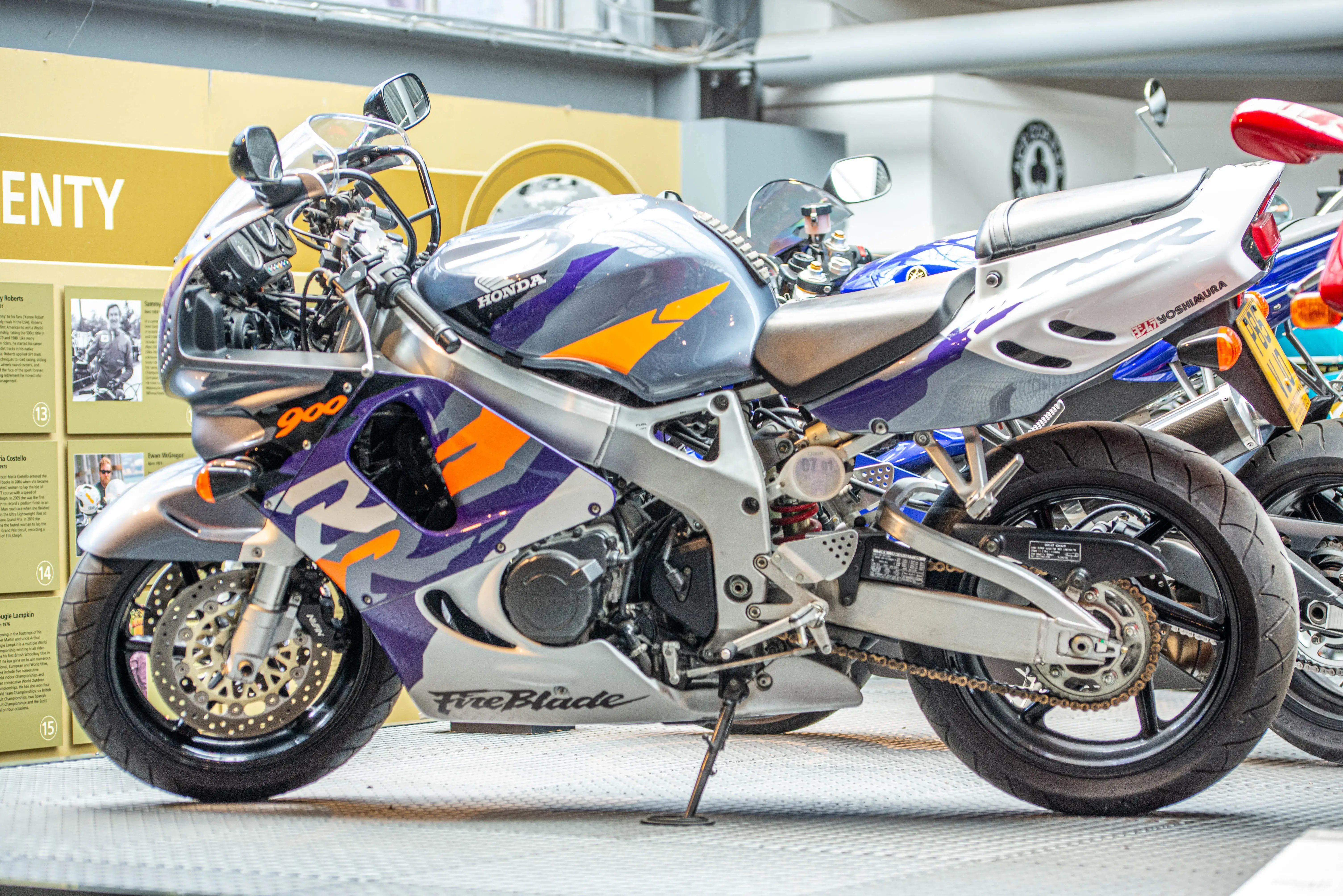 Honda_CBR_900_Fireblade