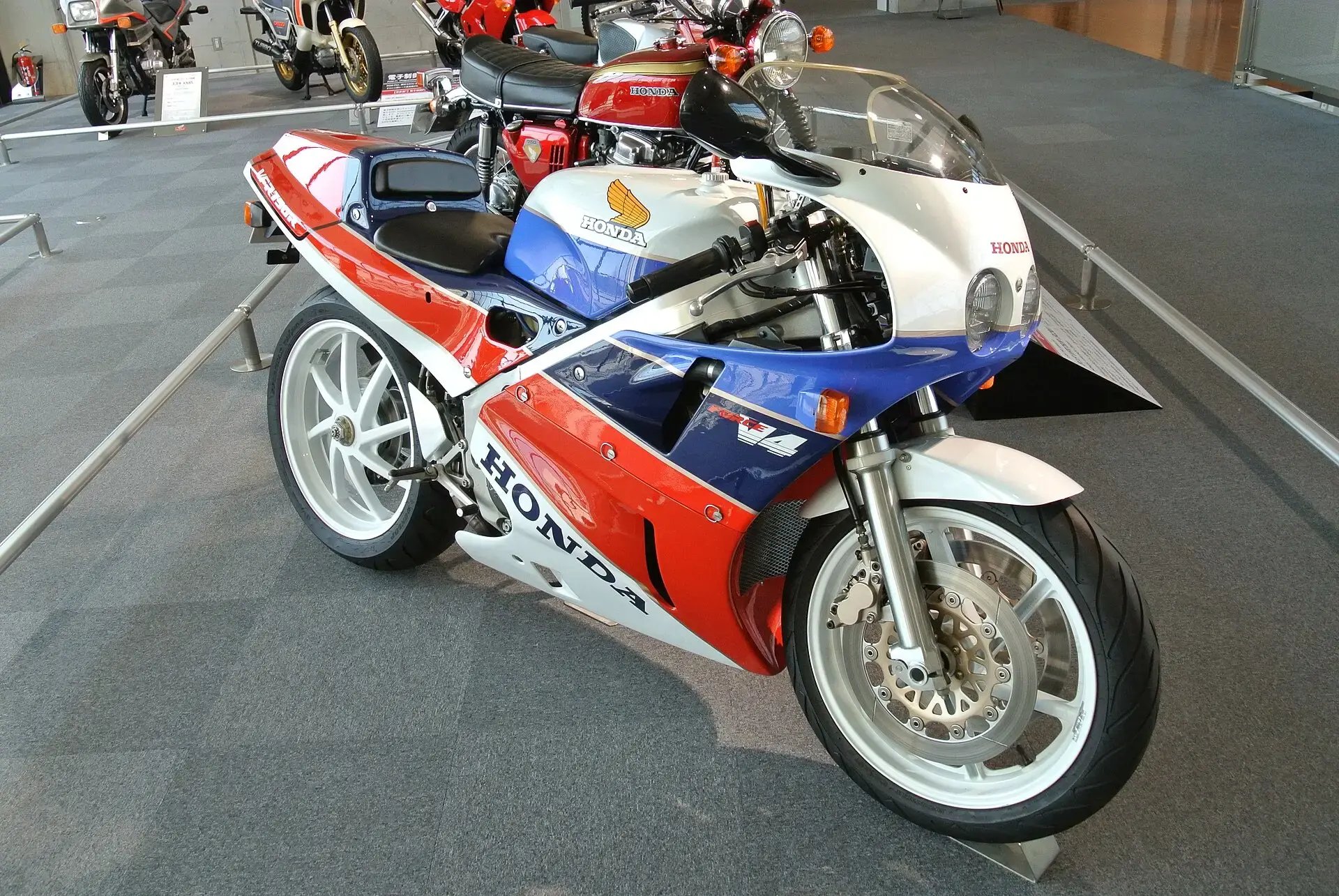 Honda_RC30