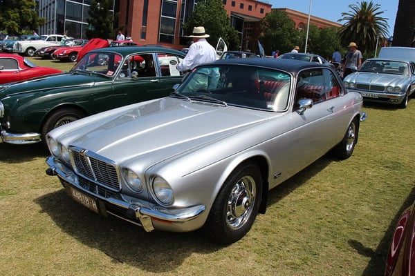 Jaguar_XJ6