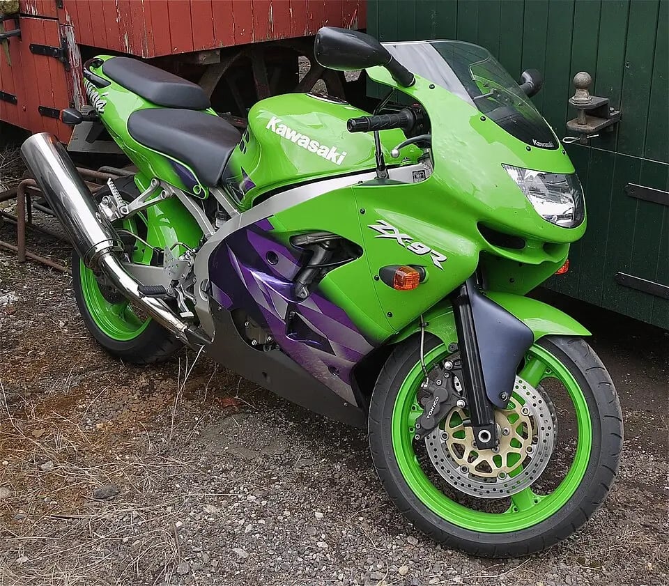 Kawasaki_ZX-9R_C_1999