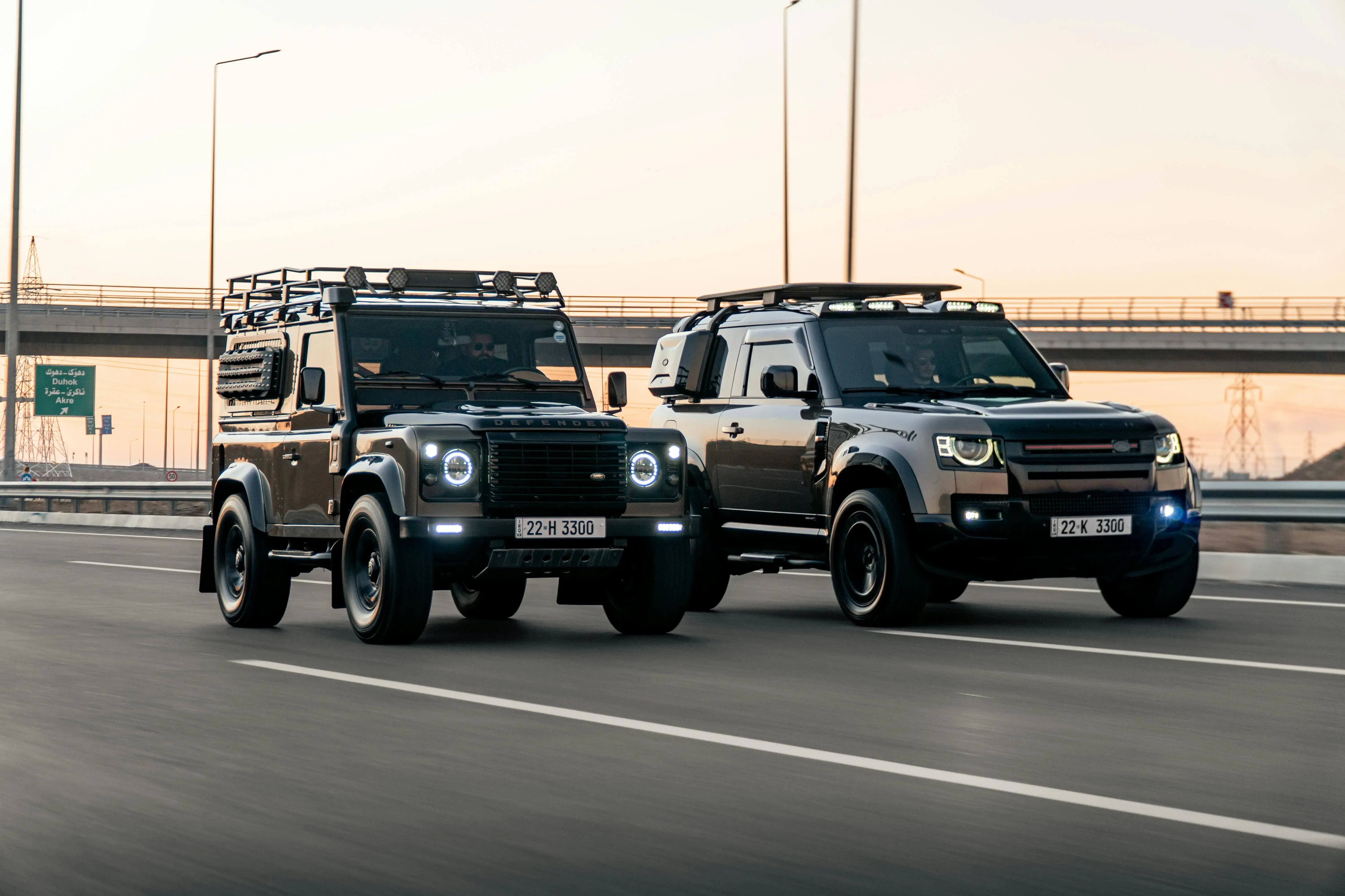 Land_Rover_Defender_90_&_110