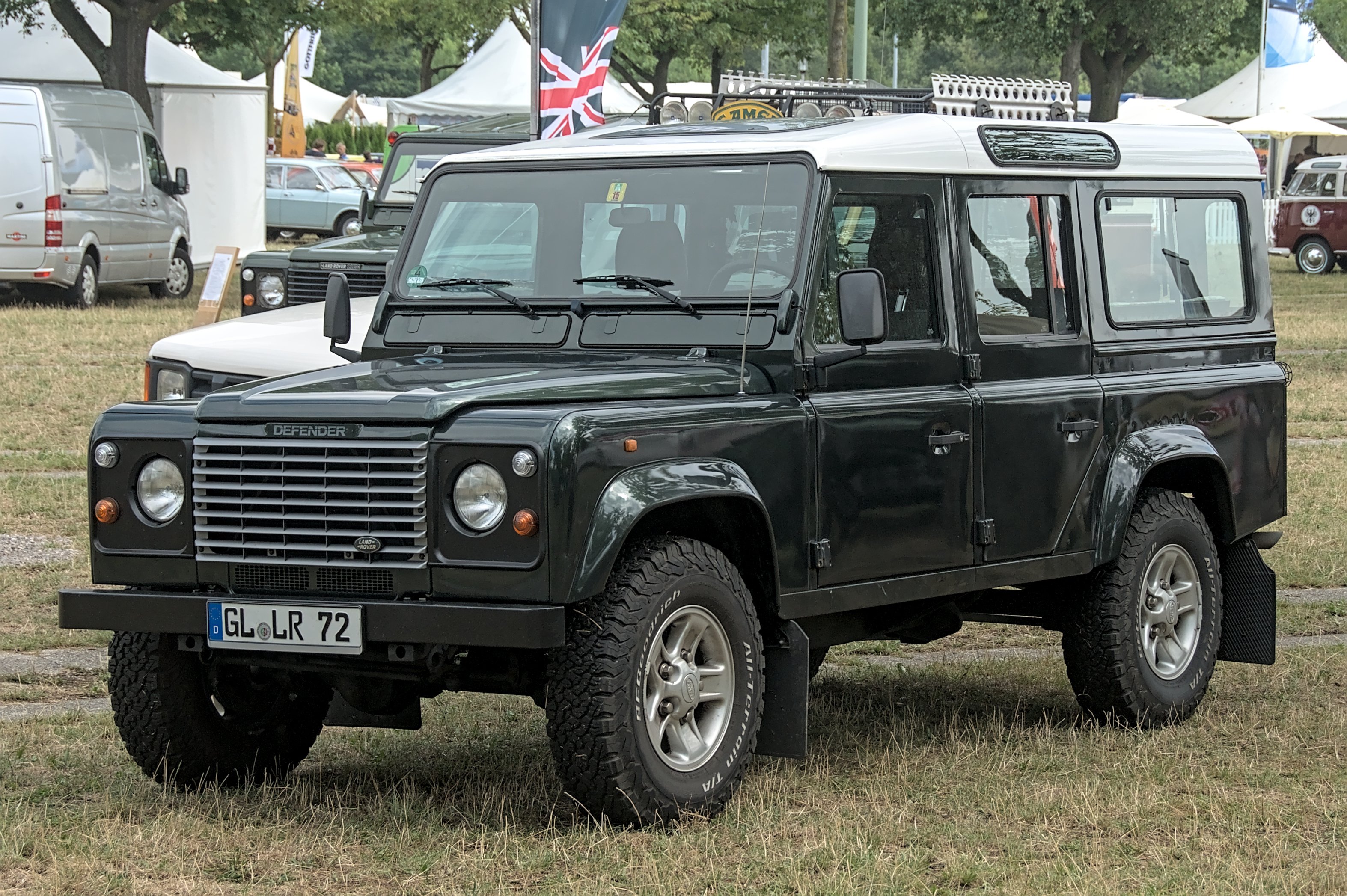 Land_Rover_Defender_Black