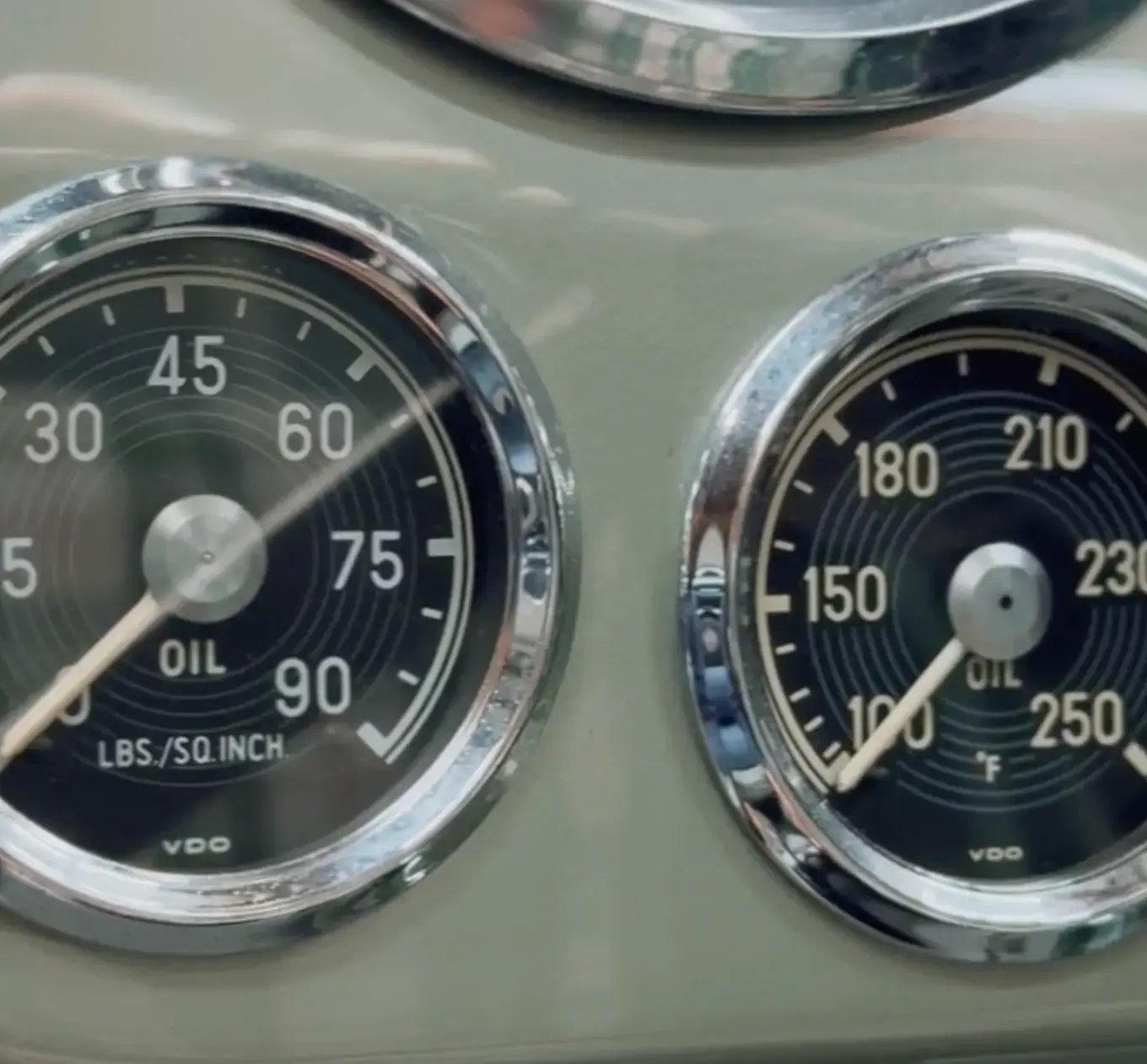Mercedes 190 SLR gauges