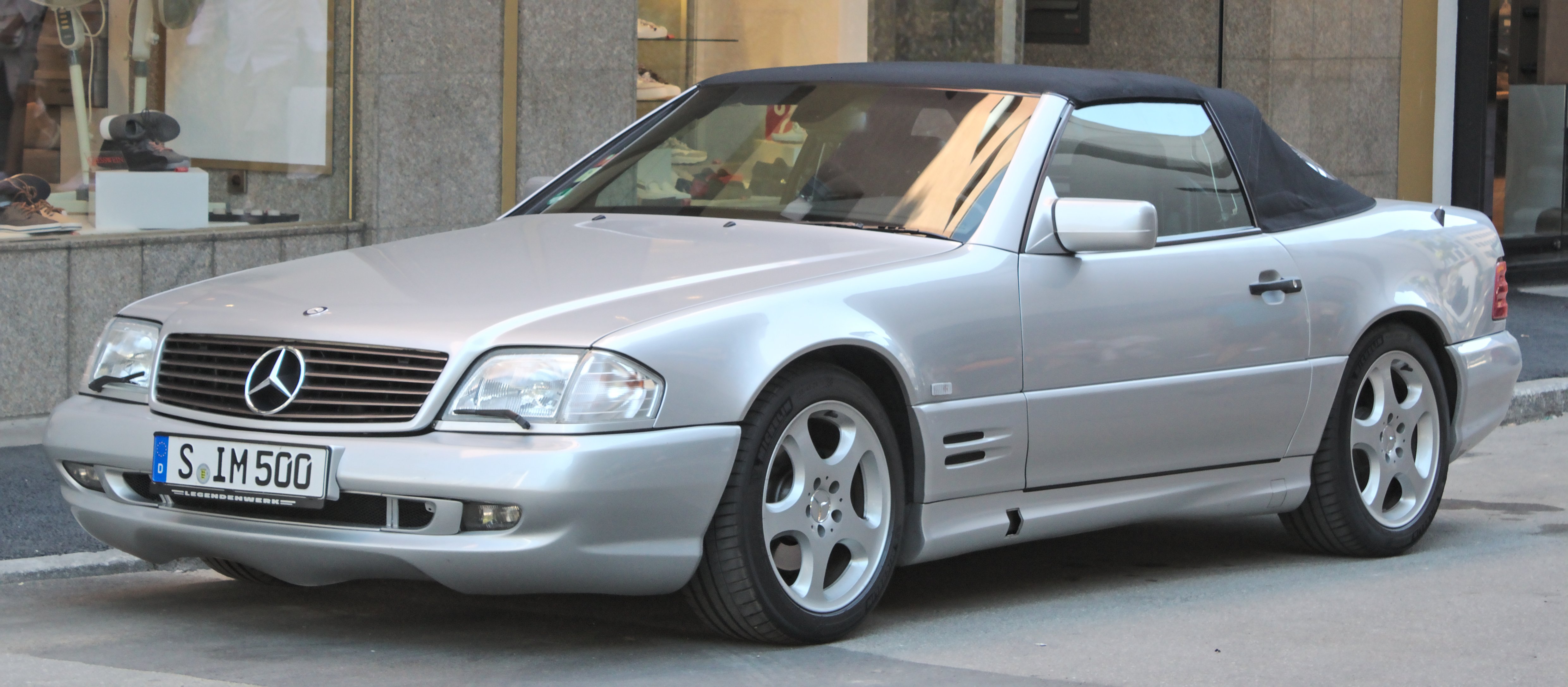 Mercedes-Benz_R129_(1998-2001)_IMG_3157