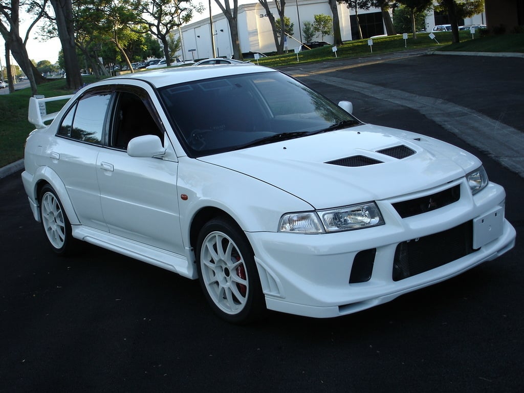 Mitsubishi_Lancer_Evolution_VI_White