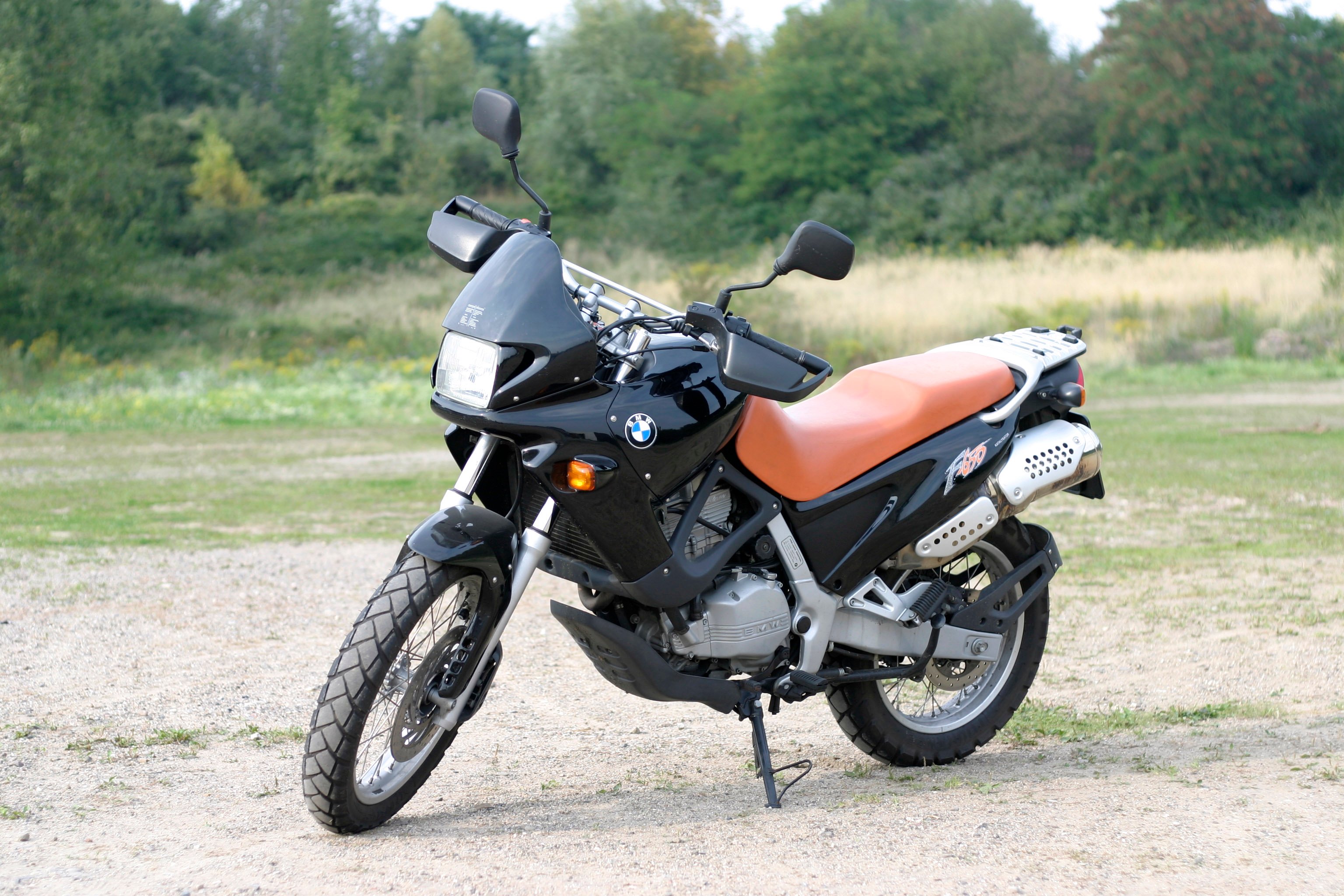 Motorcycle_BMW_f650_st_02