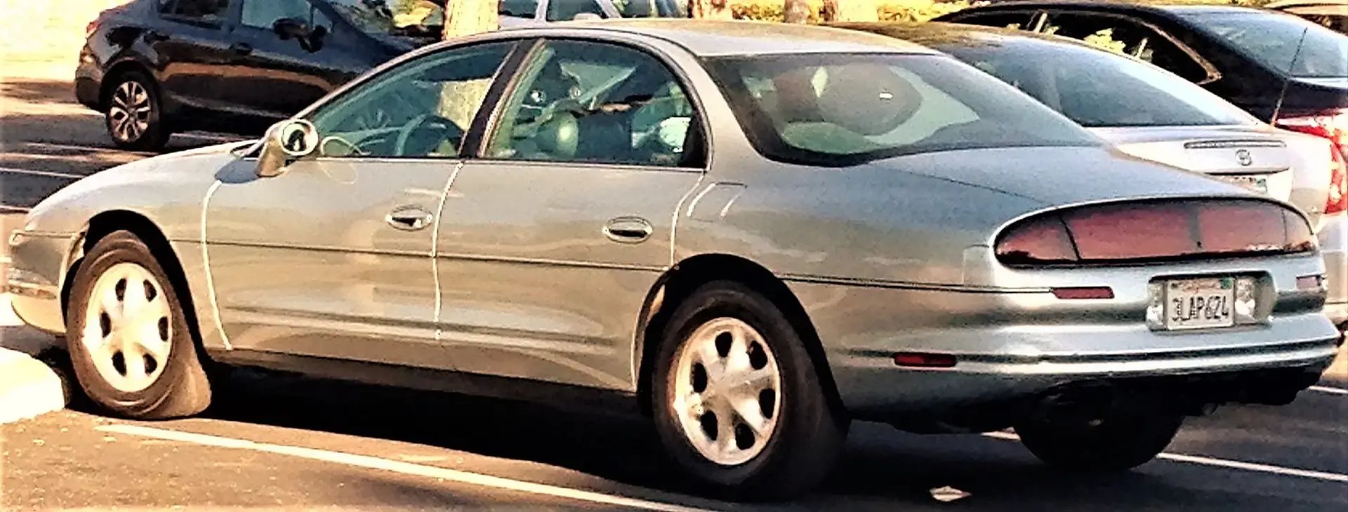 Oldsmobile_Aurora_(First_Generation)