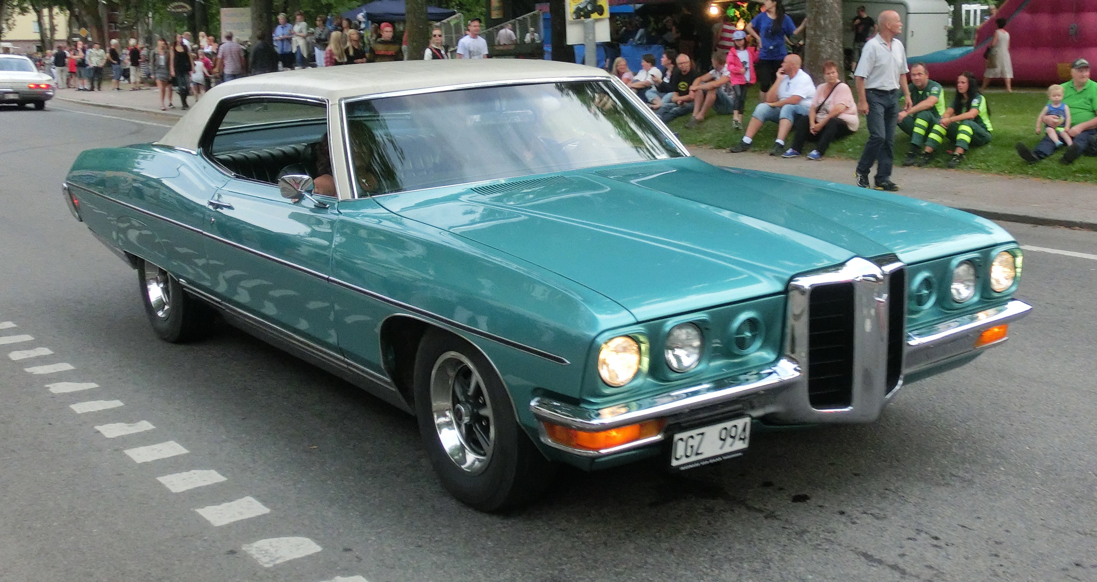 Pontiac_Bonneville_1970_-_Falköping_cruising_2013_-_1708