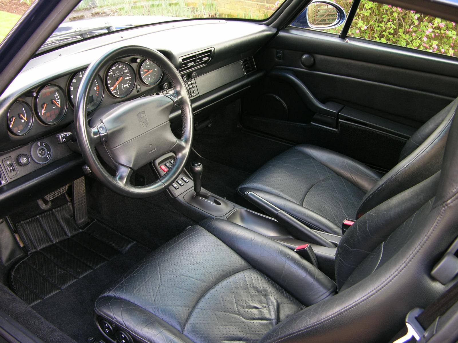 Porsche_911_Interior
