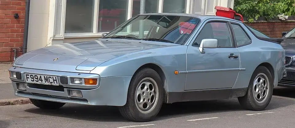 Porsche_944