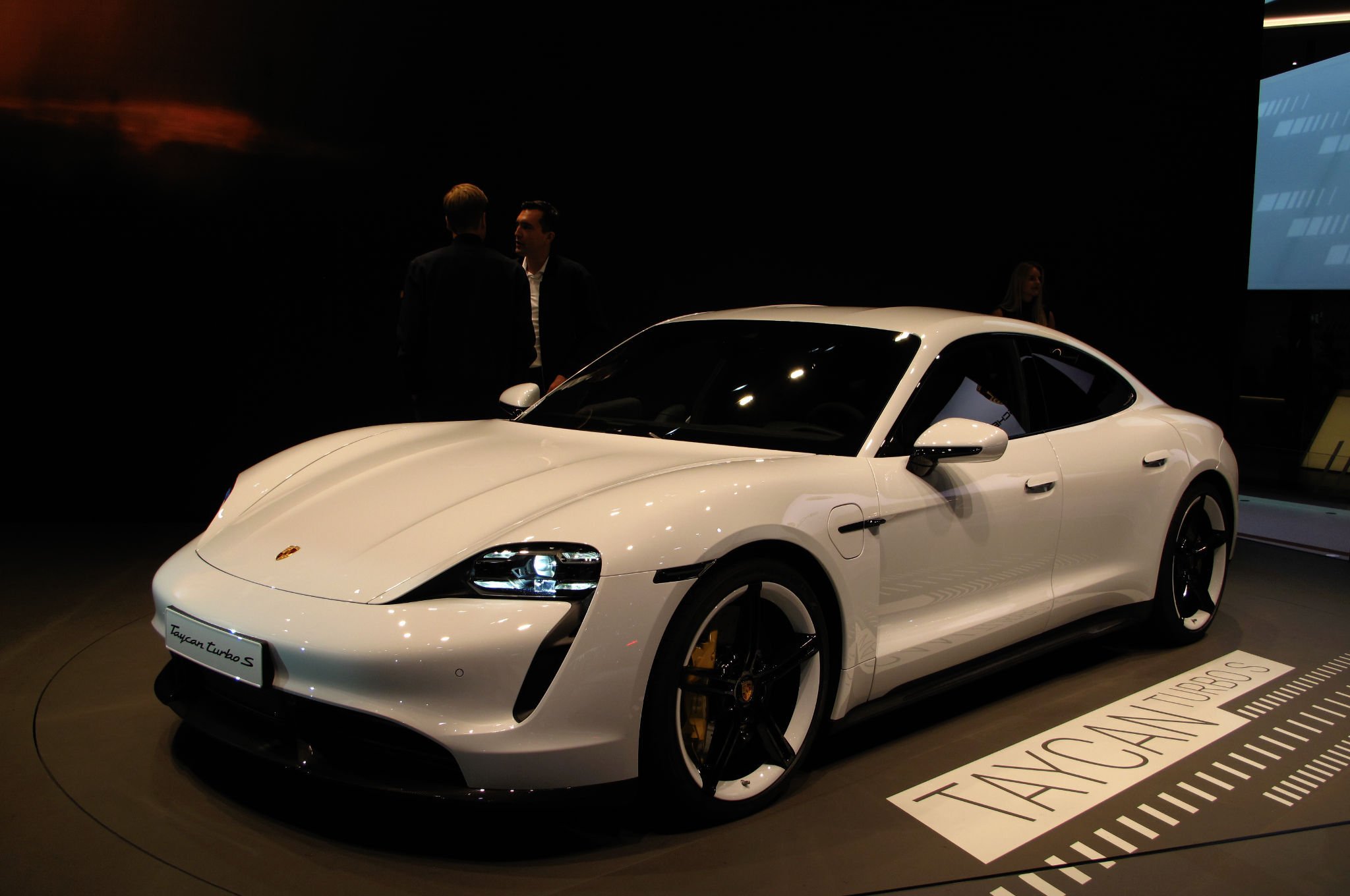 Porsche_Taycan_Turbo_S