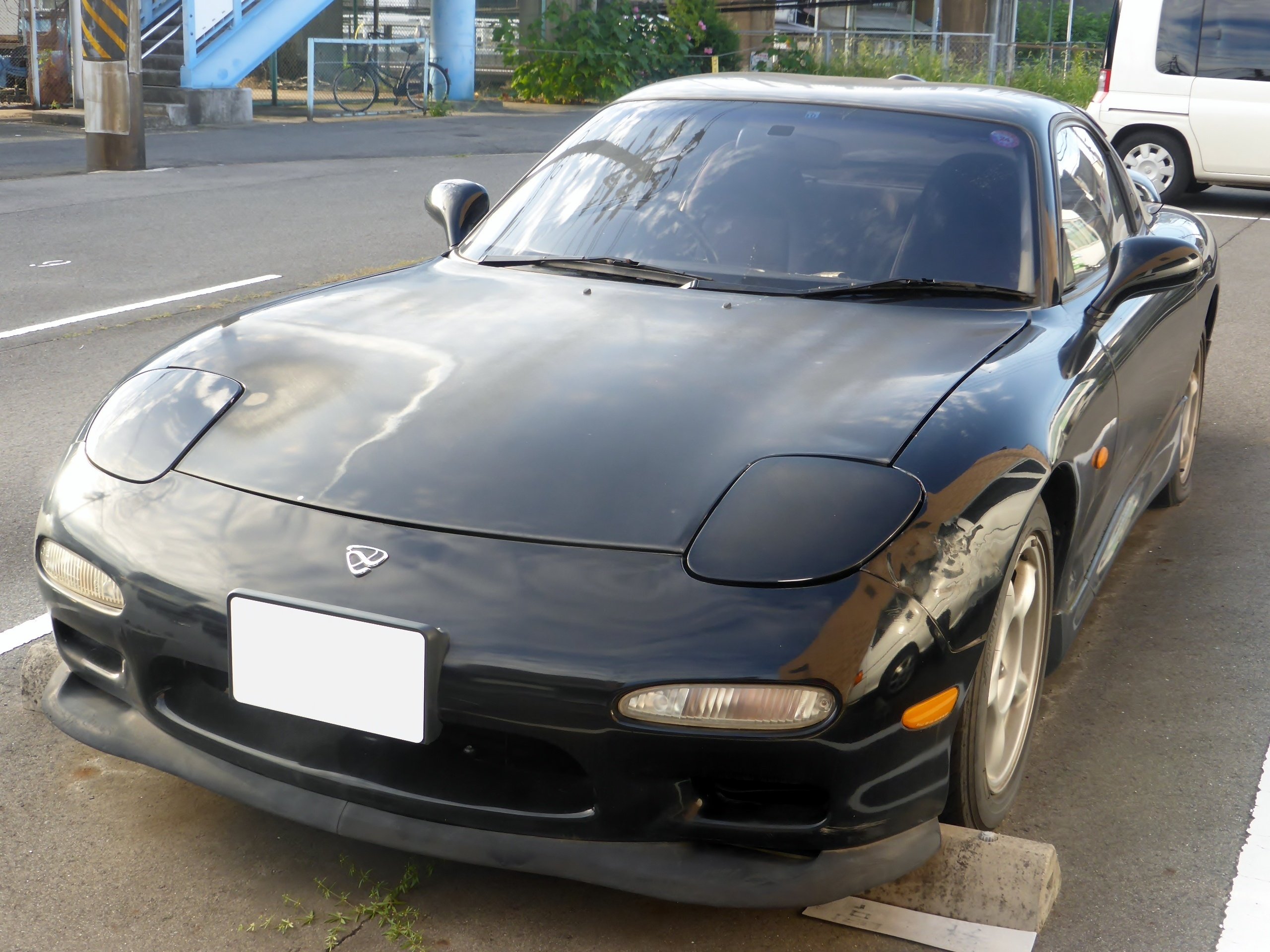 RX-7_Type_RS_(FD3S)_front