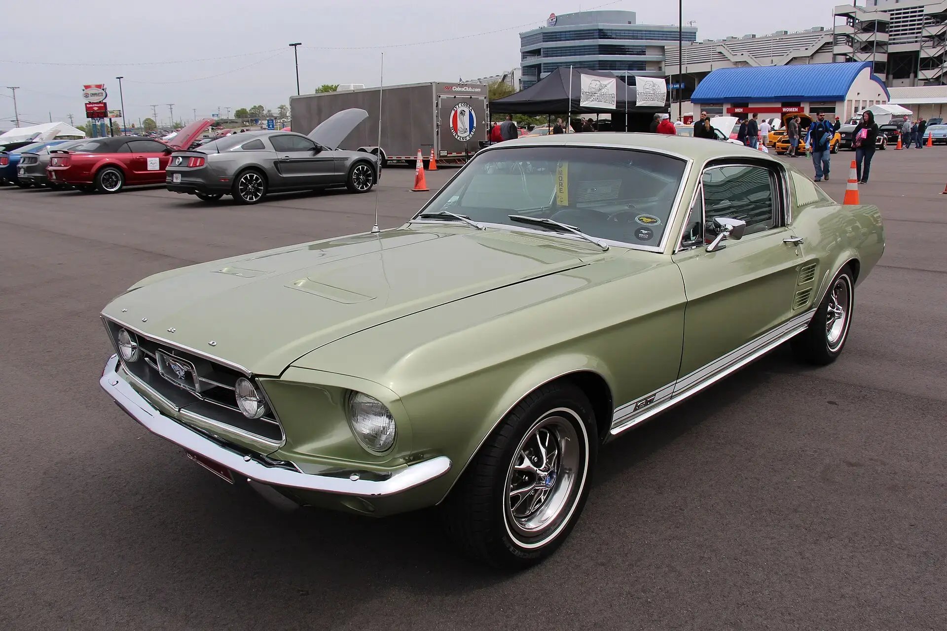 Second-generation_Mustangs_1967