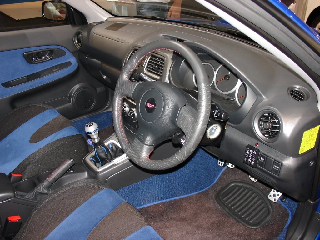 Subaru_Impreza_WRX_STI_2006_interior_dashboard