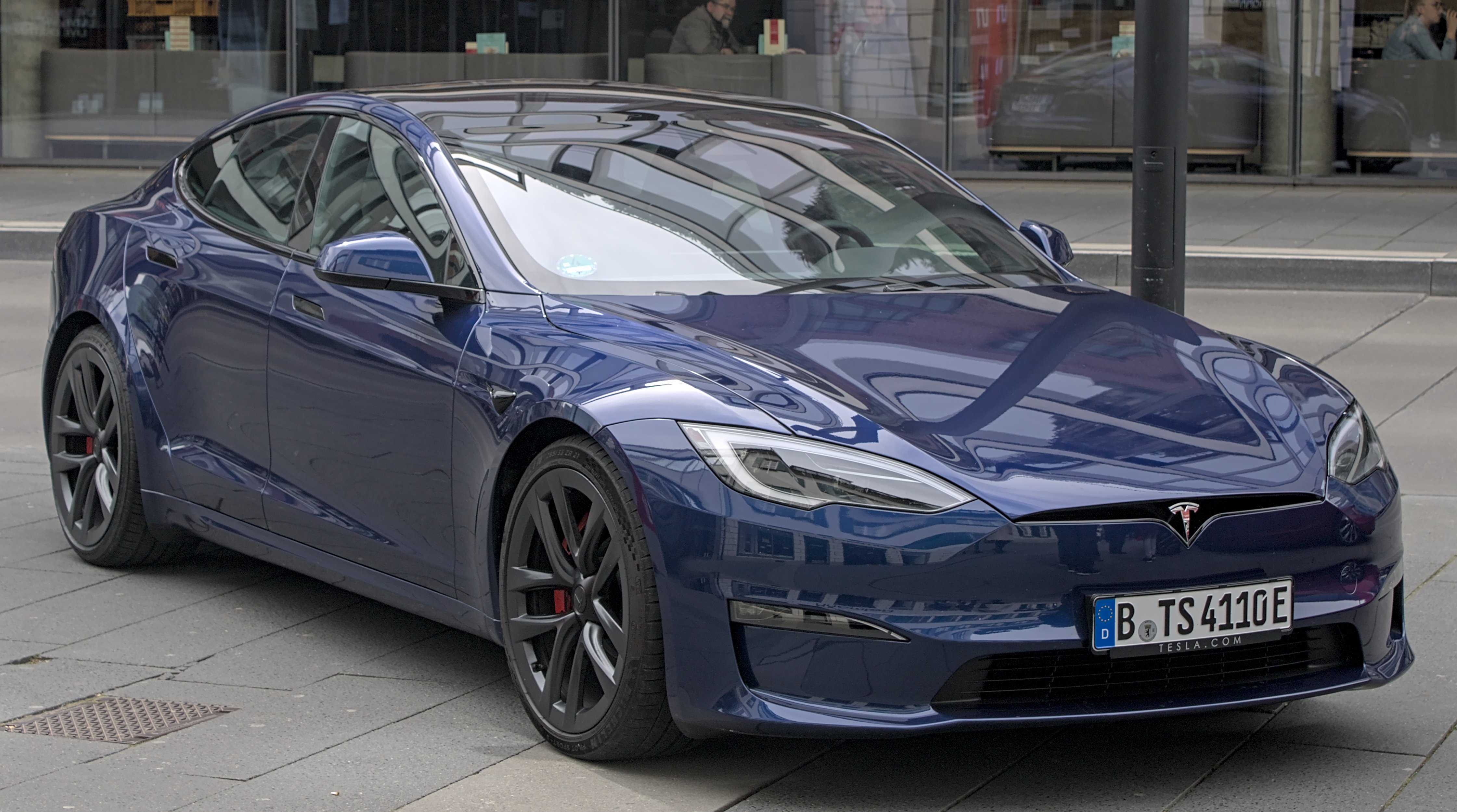 Tesla_Model_S_Plaid