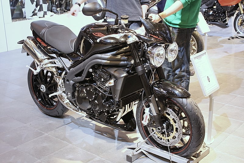 Triumph_Speed_Triple_15th_anniversary