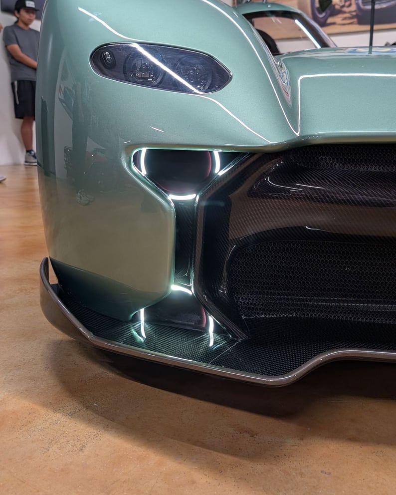 speirling-05-front-headlight-detail