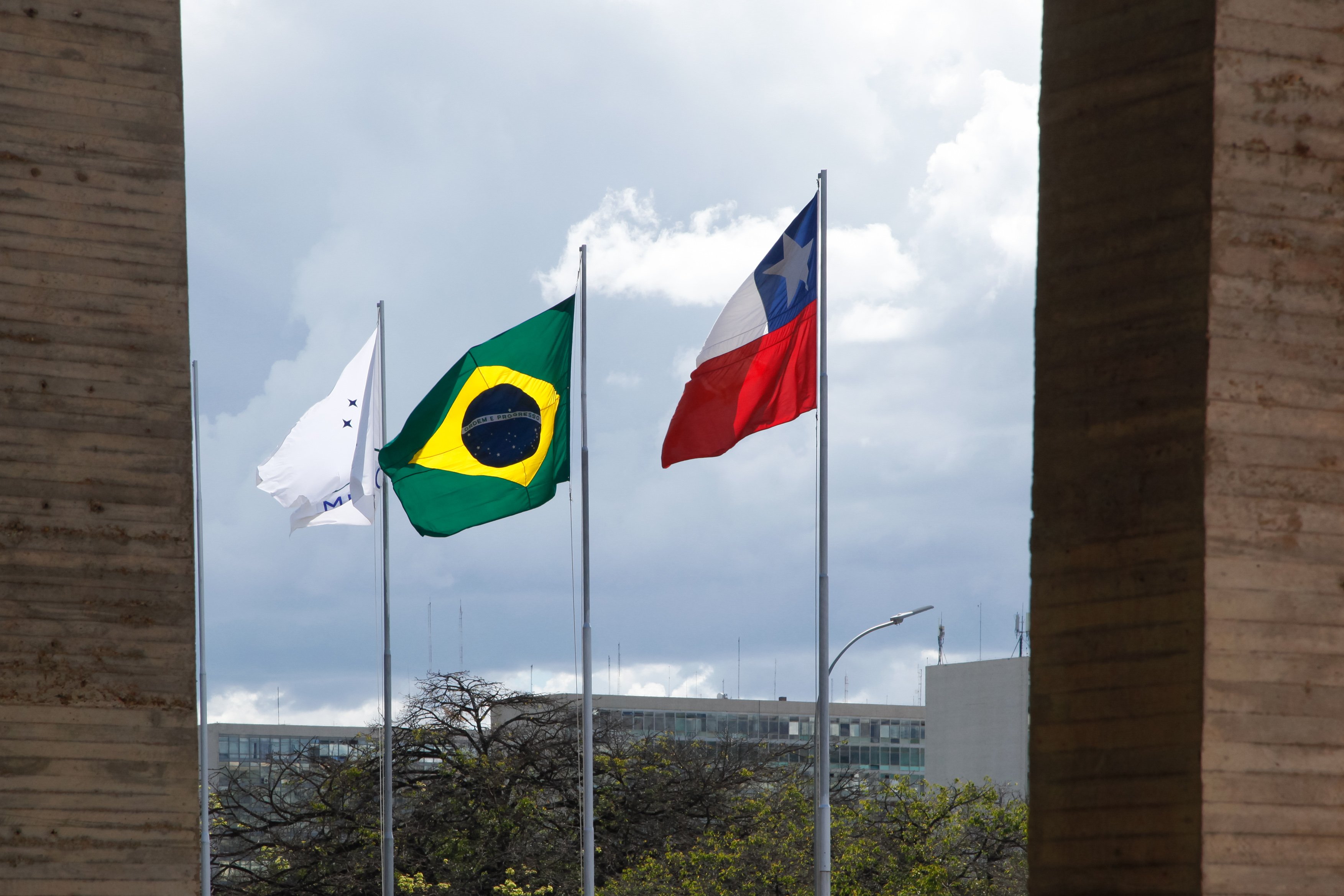 Bandeiras do Brasil, Chile e Mercosul