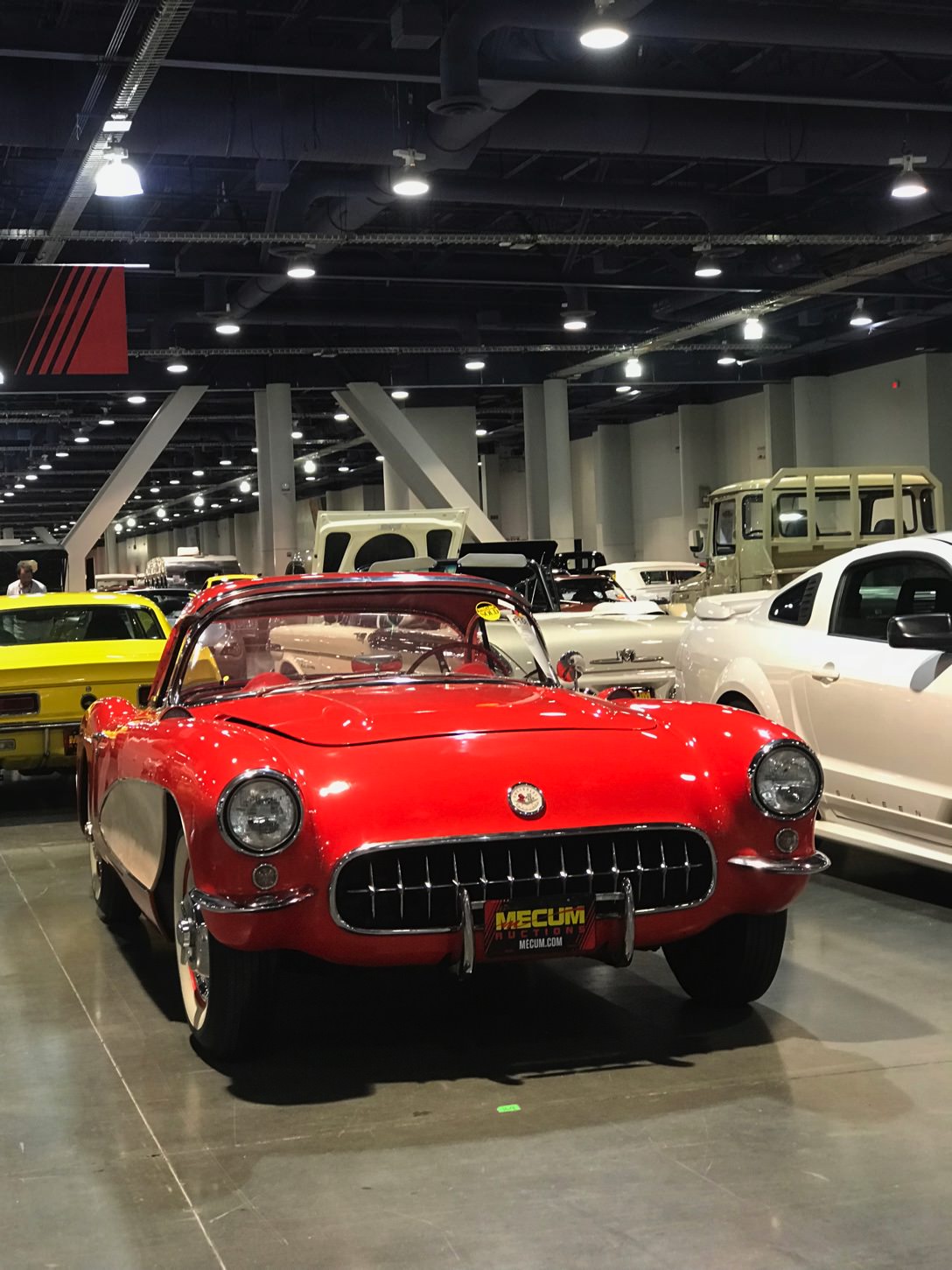 Las Vegas Auction Red old car image