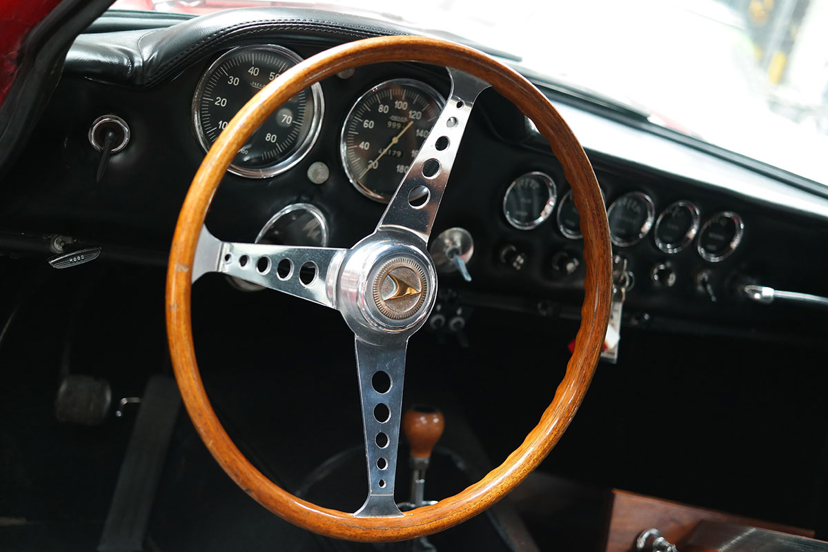 apollo-gt-interior.jpg