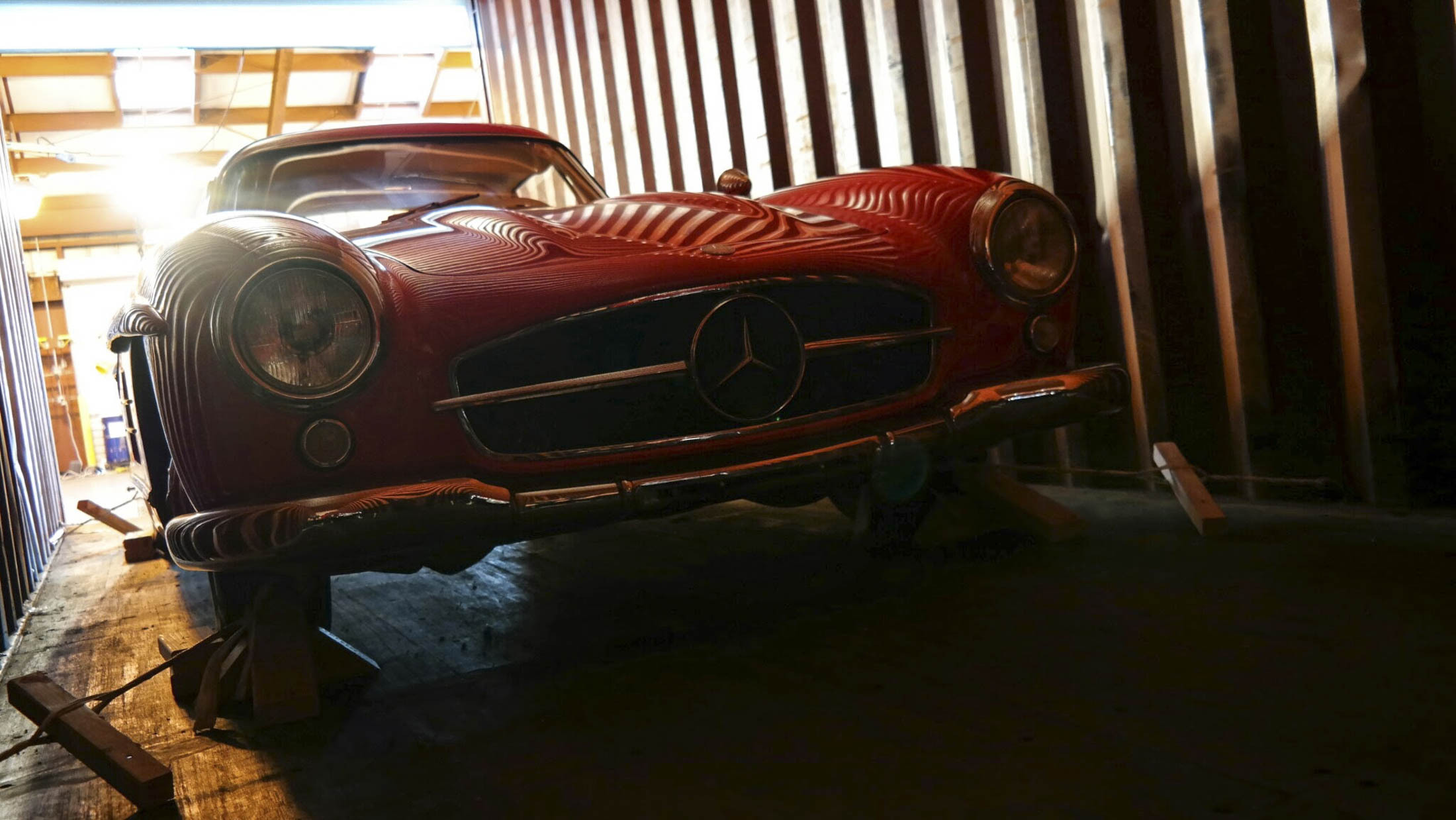 Mercedes Gullwing container.jpg