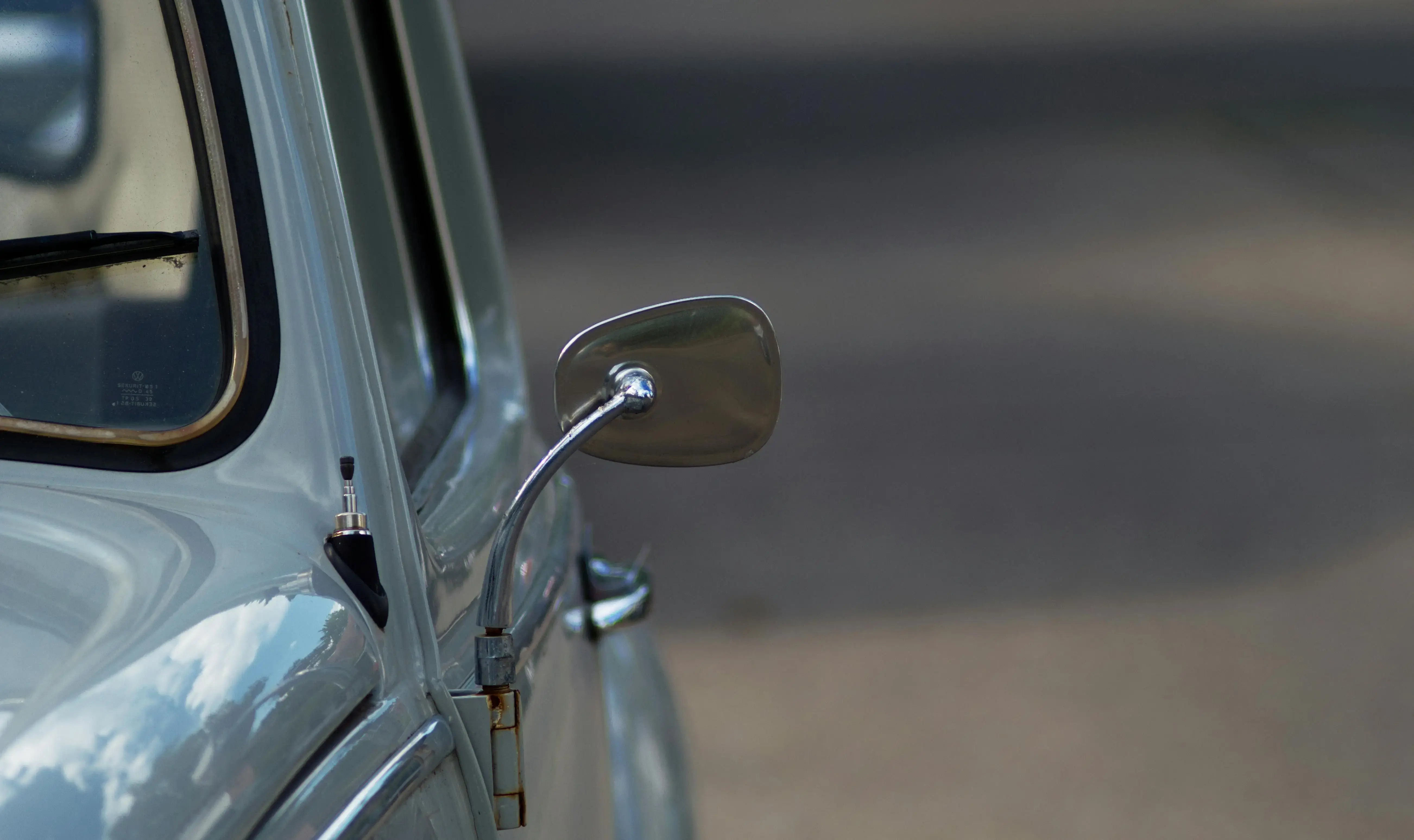 Side and Pear Shaped Mirror of Volkswagen Beetle