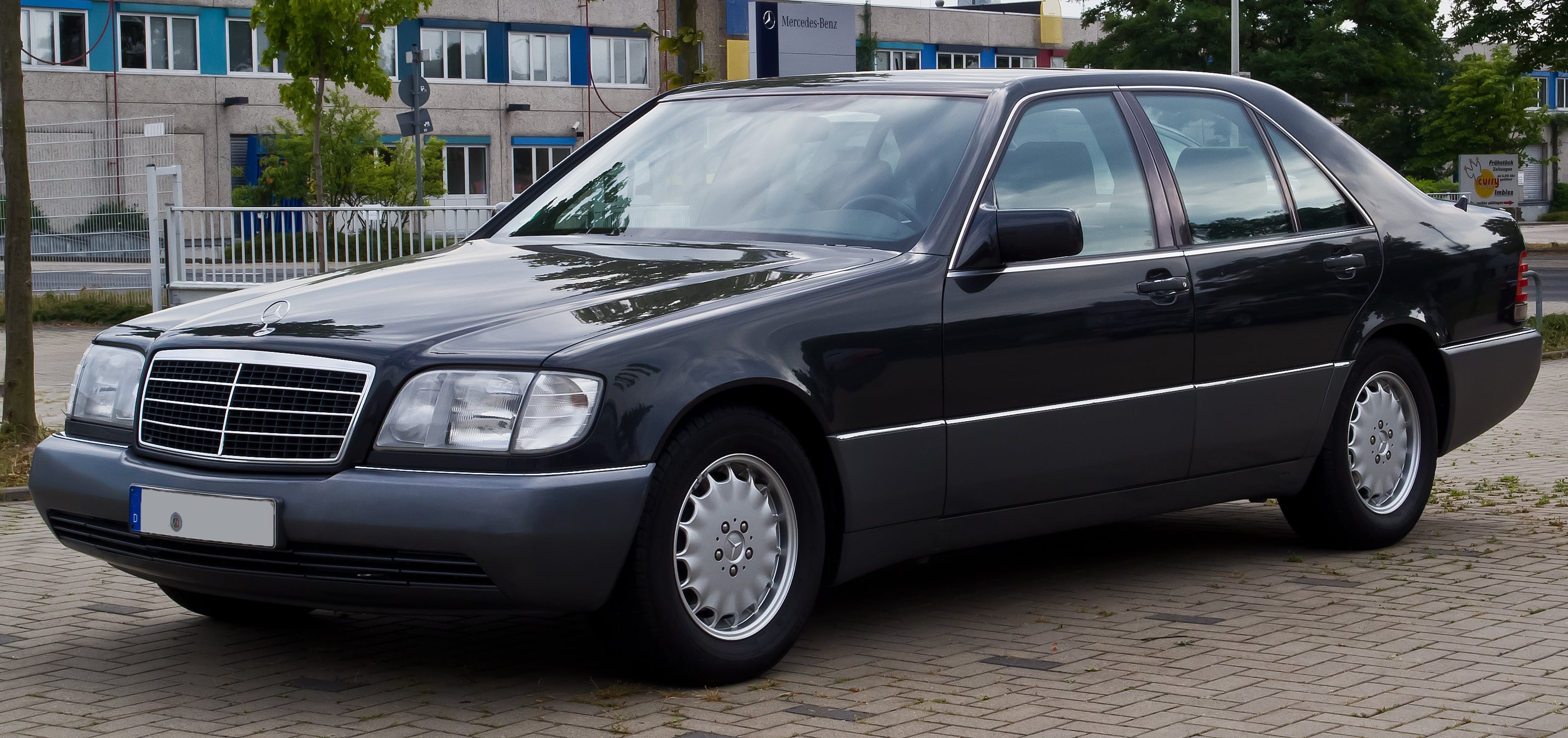 Mercedes-Benz S-Class W140