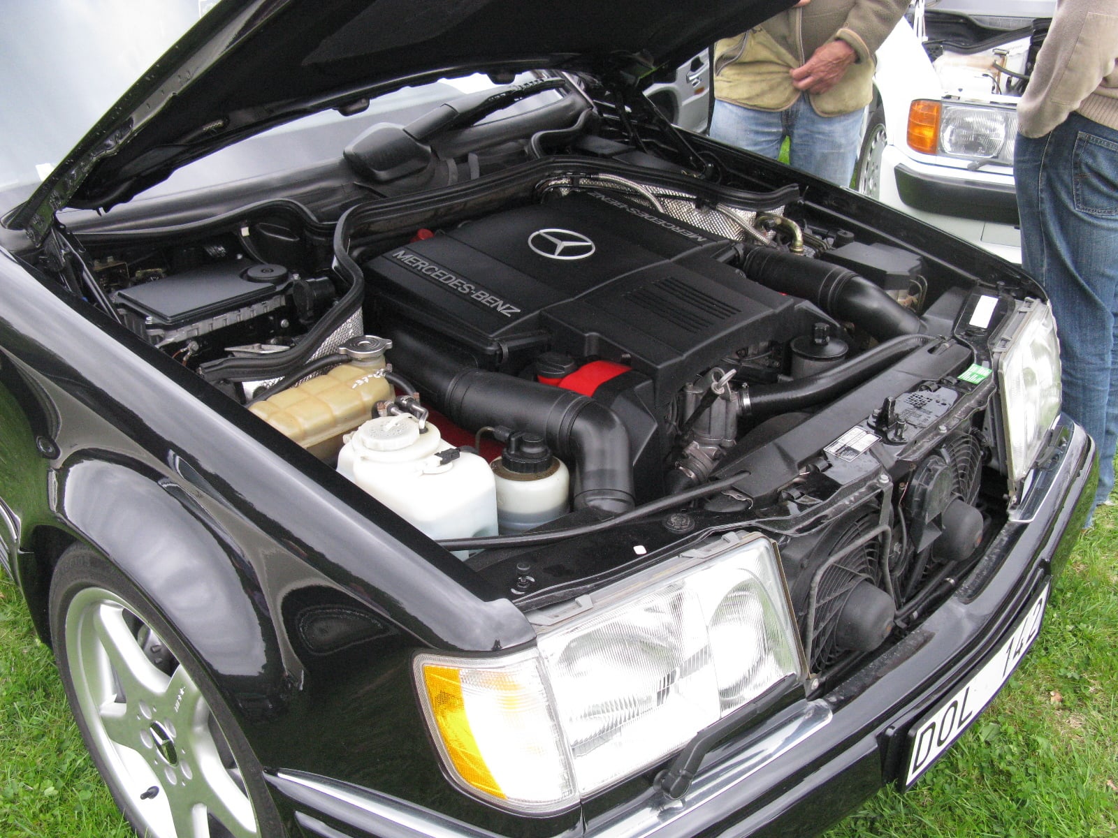 M119 5.0L V8 engine in a Mercedes-Benz 500E