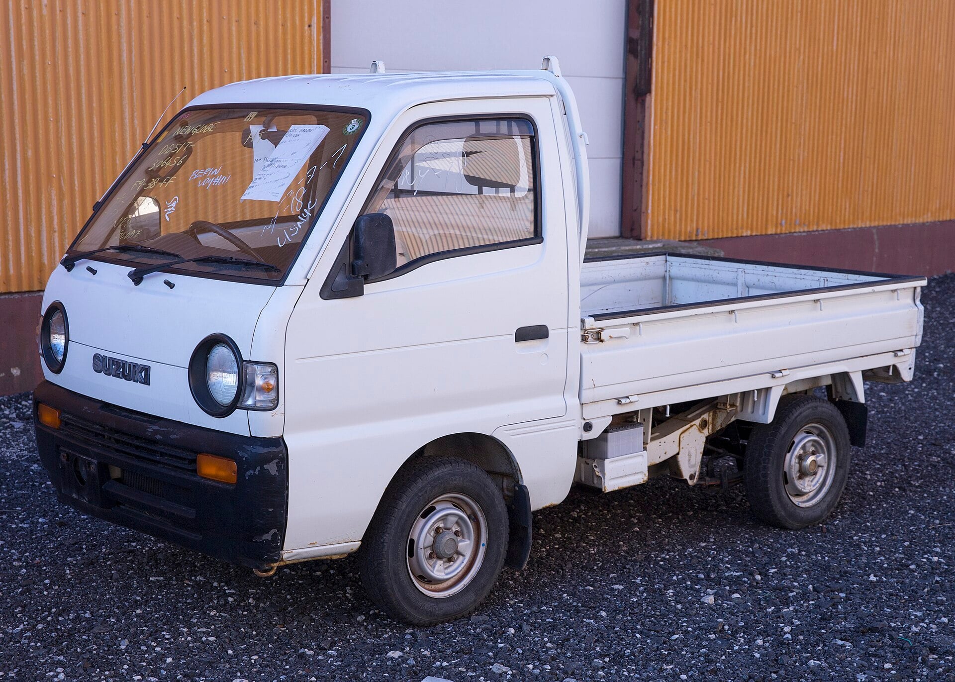 Suzuki Carry kei truck, a 660cc Japanese mini pickup