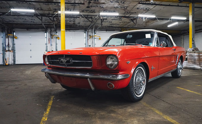 ford mustang classic red